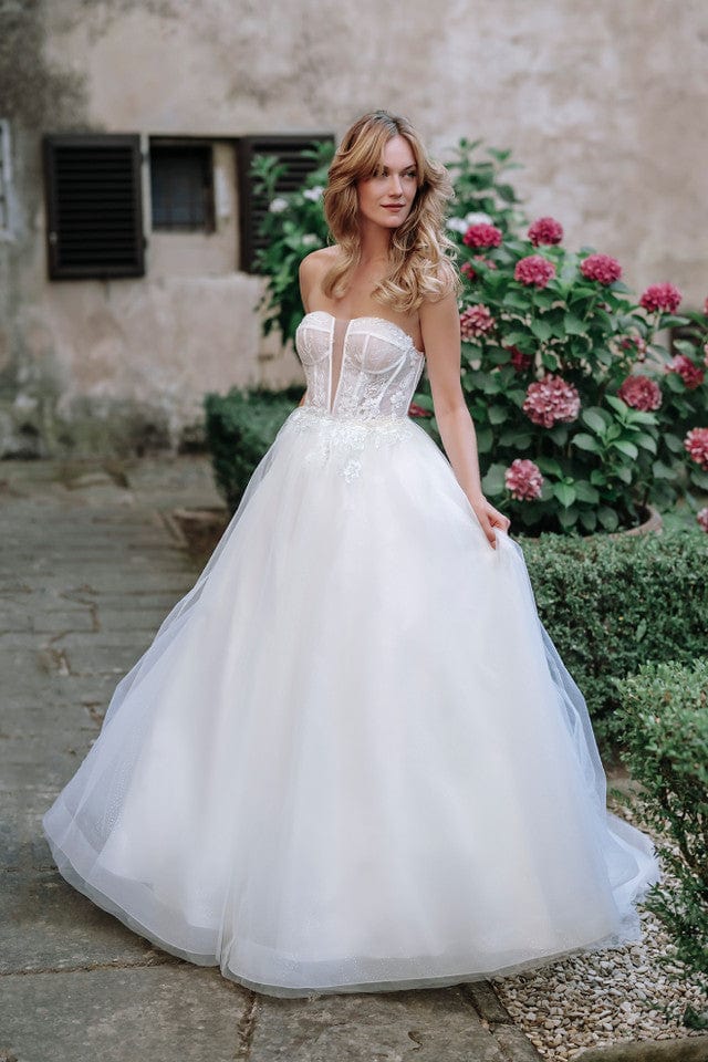 Abella E315 - Size 6