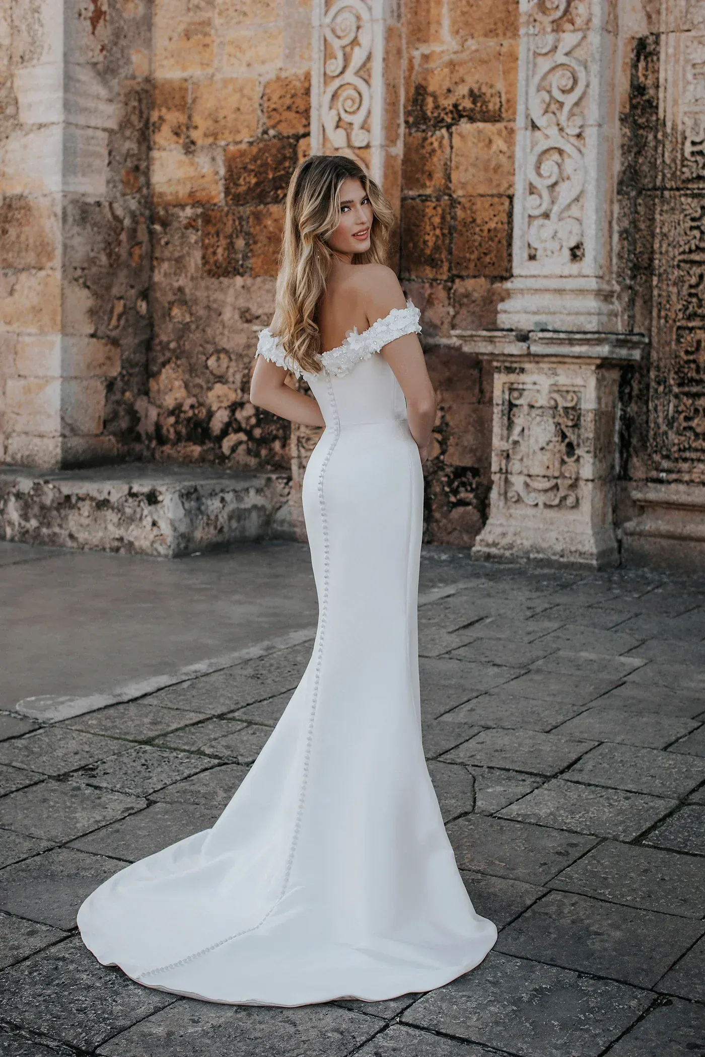 Abella E353 + Overskirt - Size 12 - Image 4