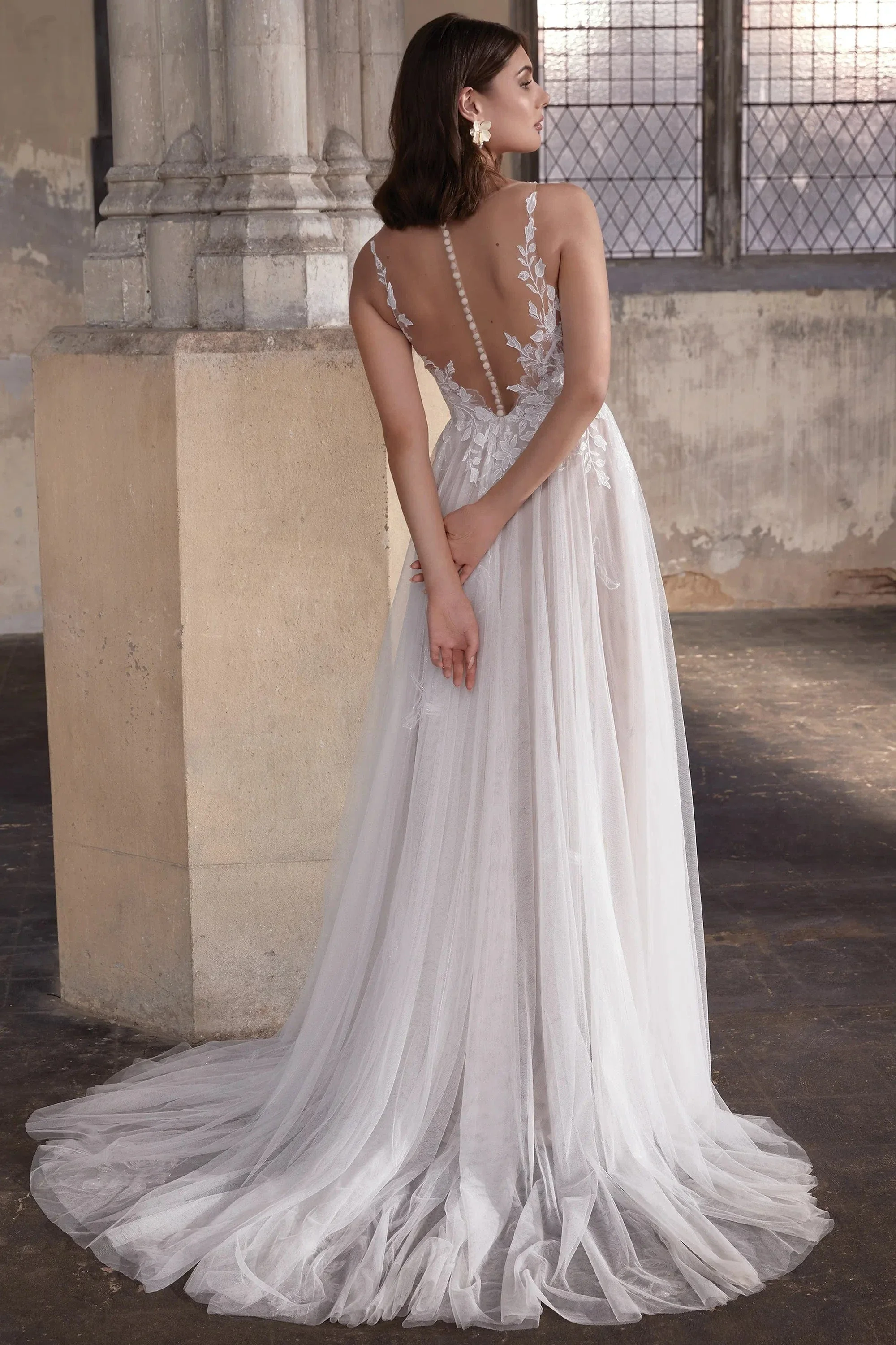Adore by Justin Alexander Isla - Size 10 - Image 2