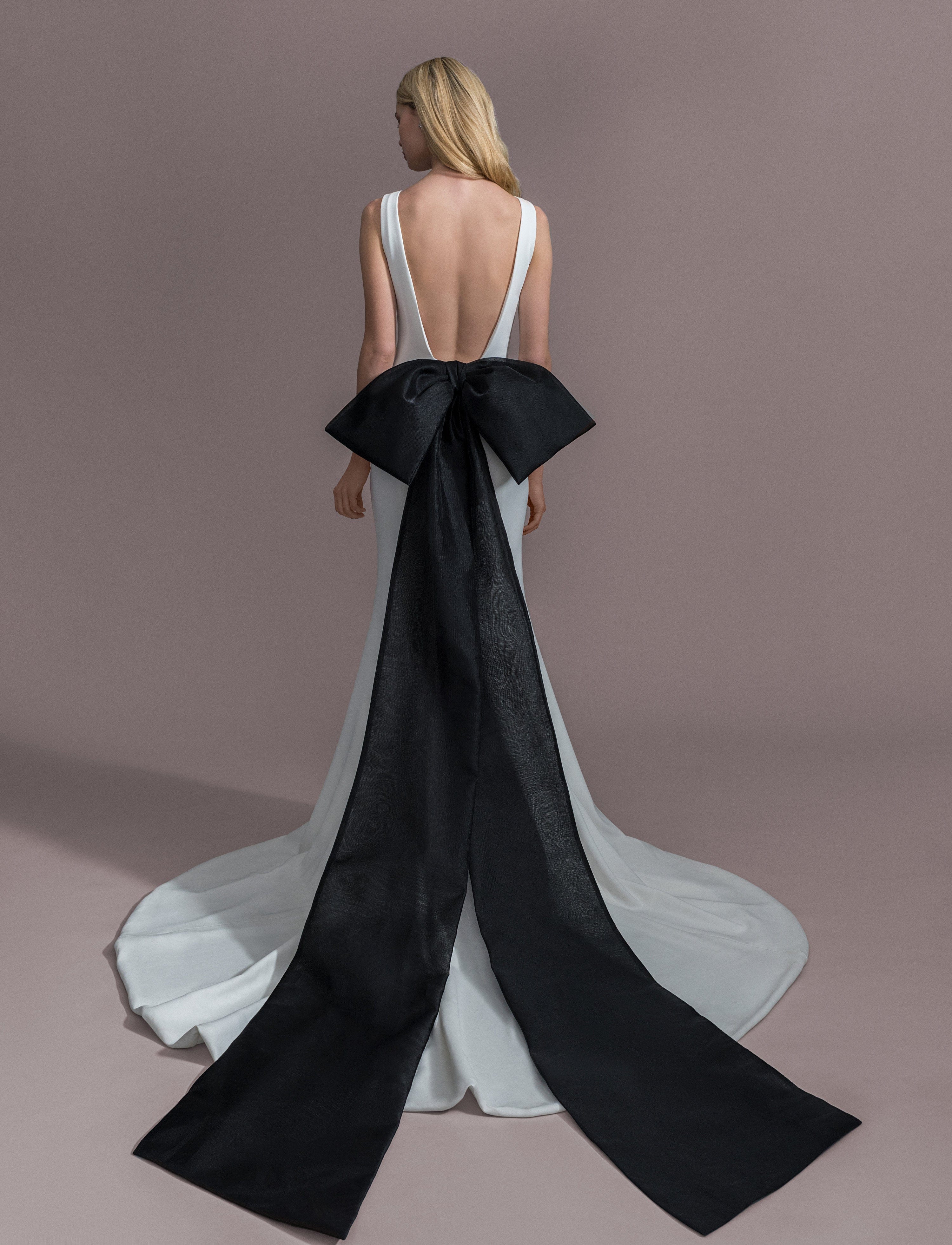 Allison Webb Emme - Size 10 - Image 2