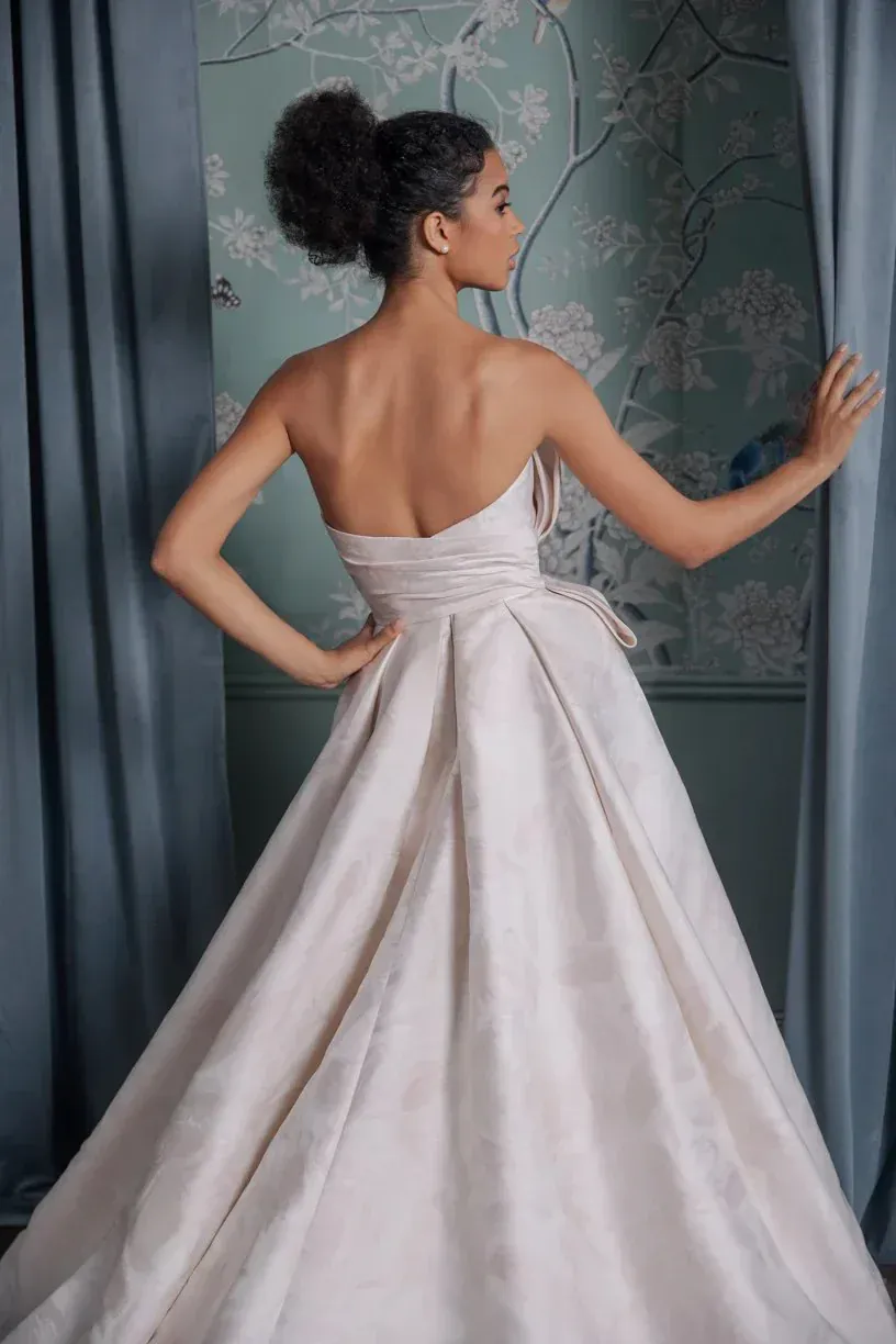 Anne Barge Montecito - Size 10 - Image 2