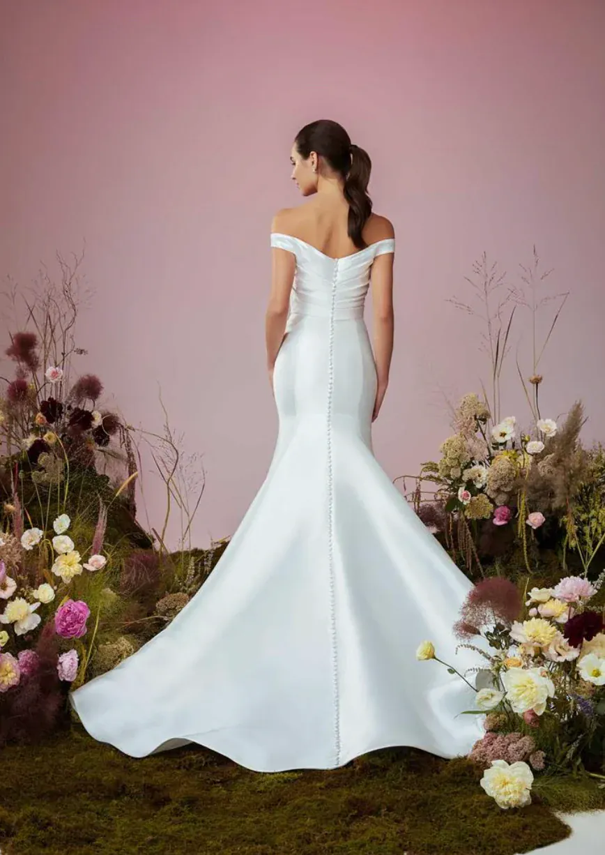 Anne Barge Whispering - Size 10 - Image 2