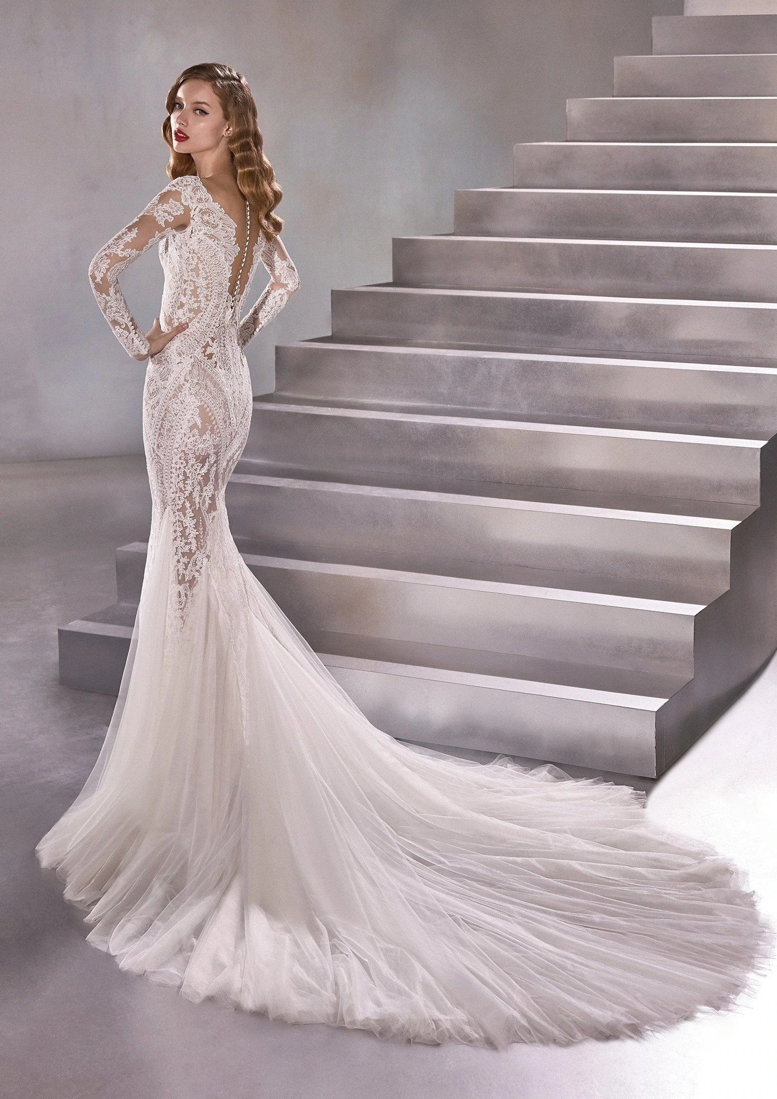 Atelier Pronovias Interstellar - Size 10 - Image 2