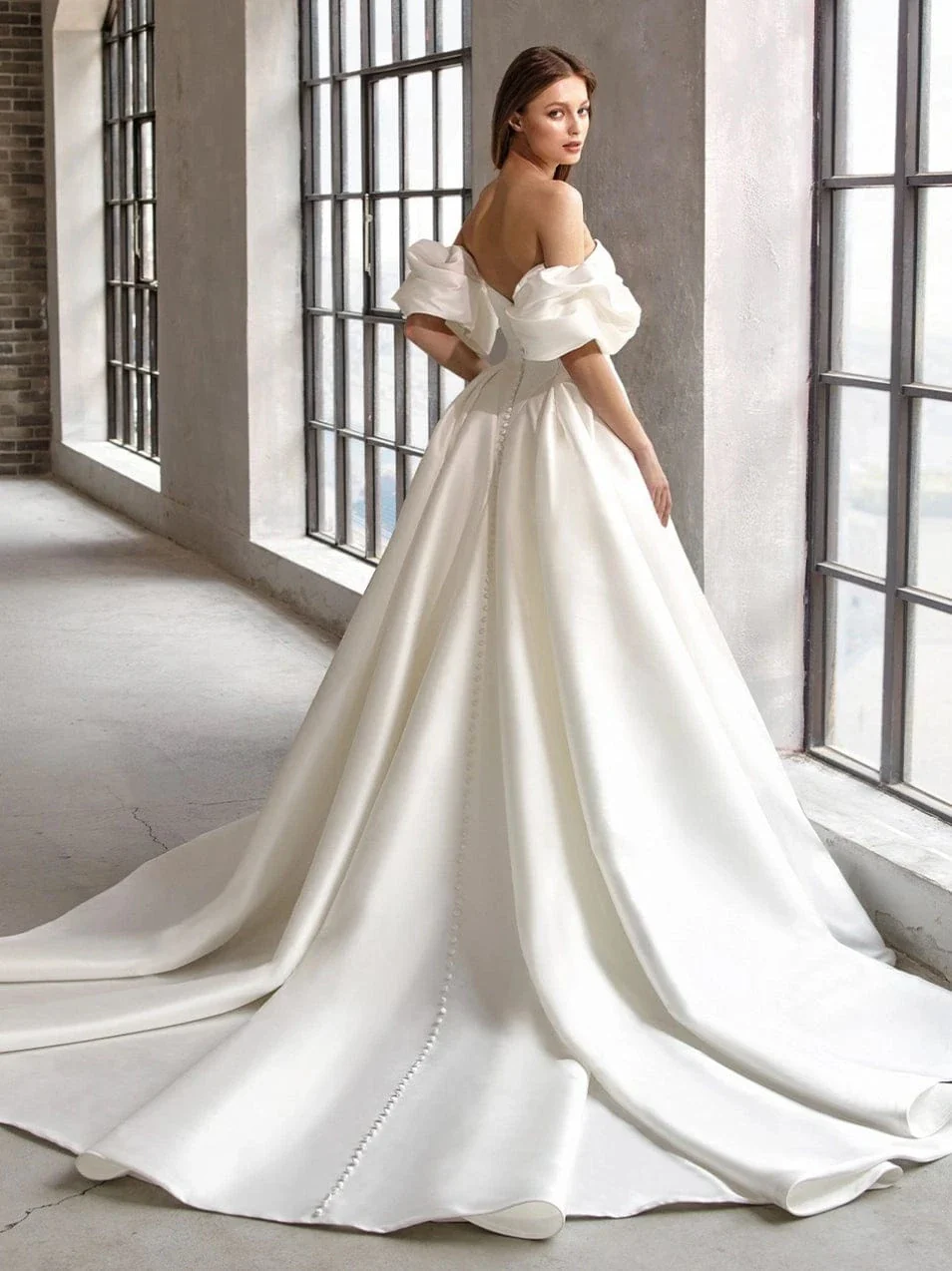 Badgley Mischka Frankie - Size 14 - Image 2