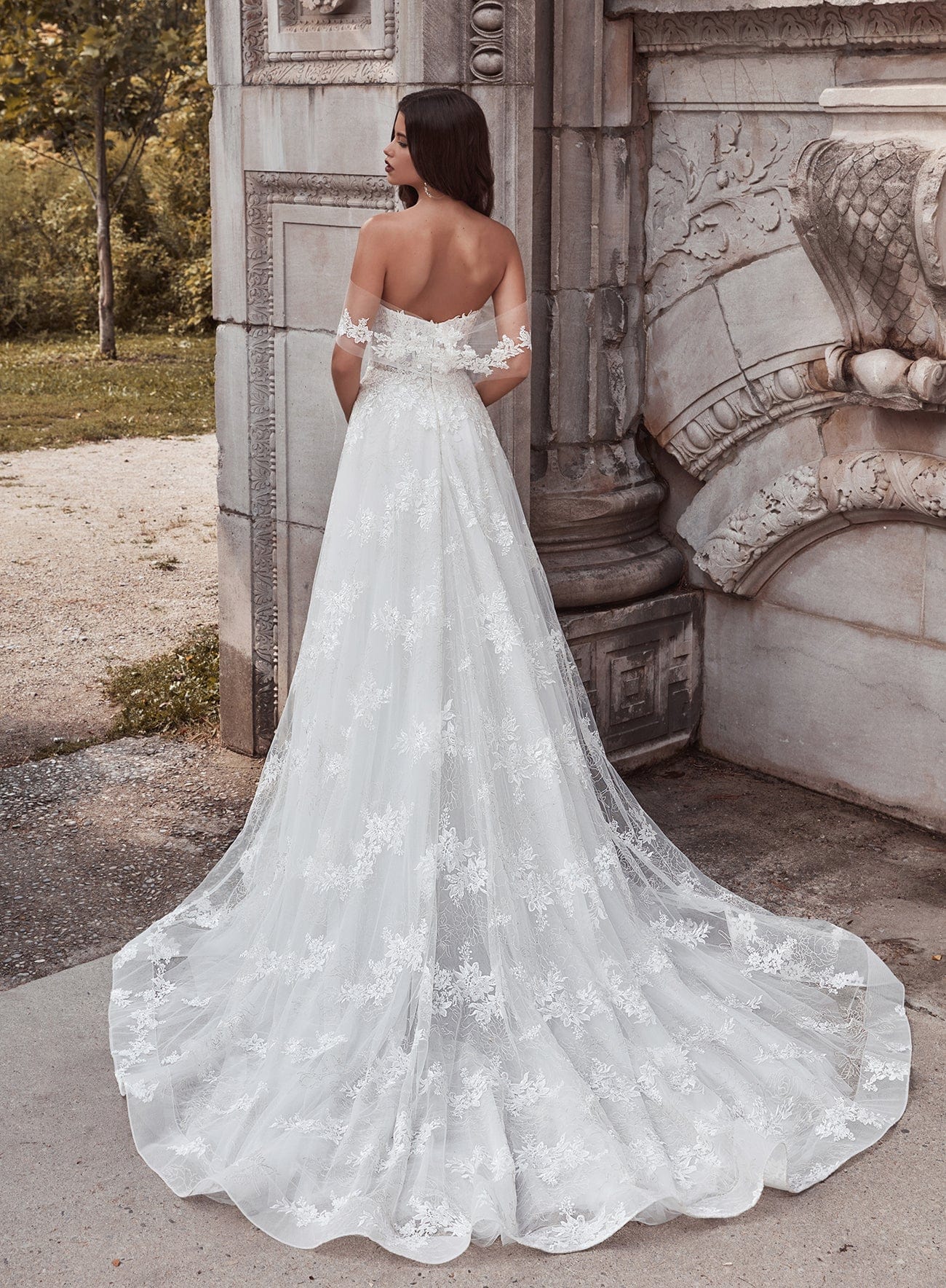 Calla Blanche Neda - Size 12 - Image 2