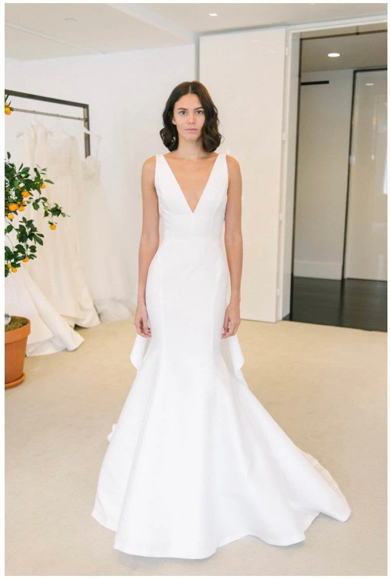 Carolina Herrera Lyla - Size 12