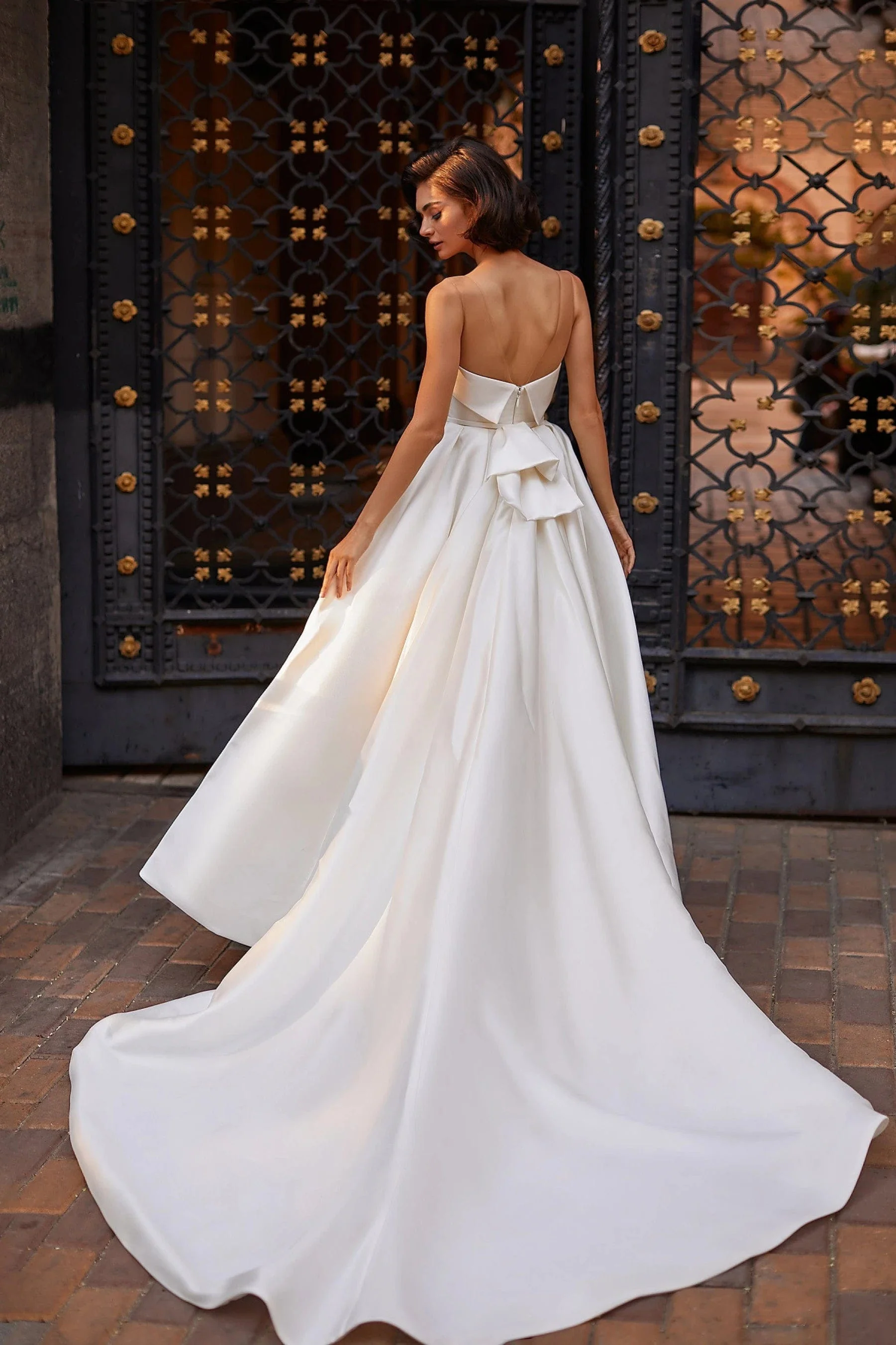 Daria Karlozi Light Breeze - Size 8 - Image 2