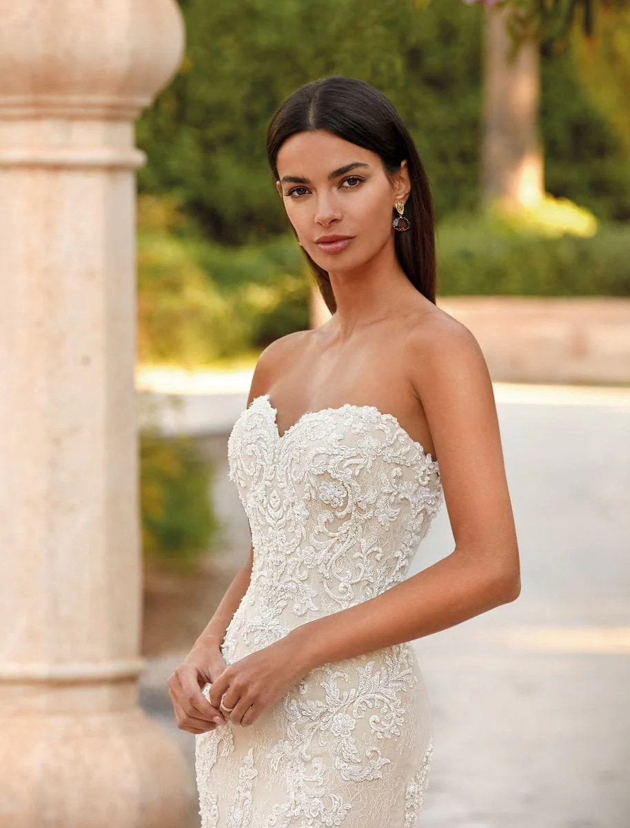 Demetrios 1091 - Size 16 - Image 3