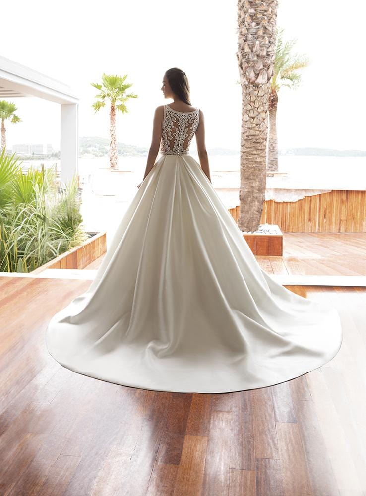 Demetrios 8030 - Size 16 - Image 2