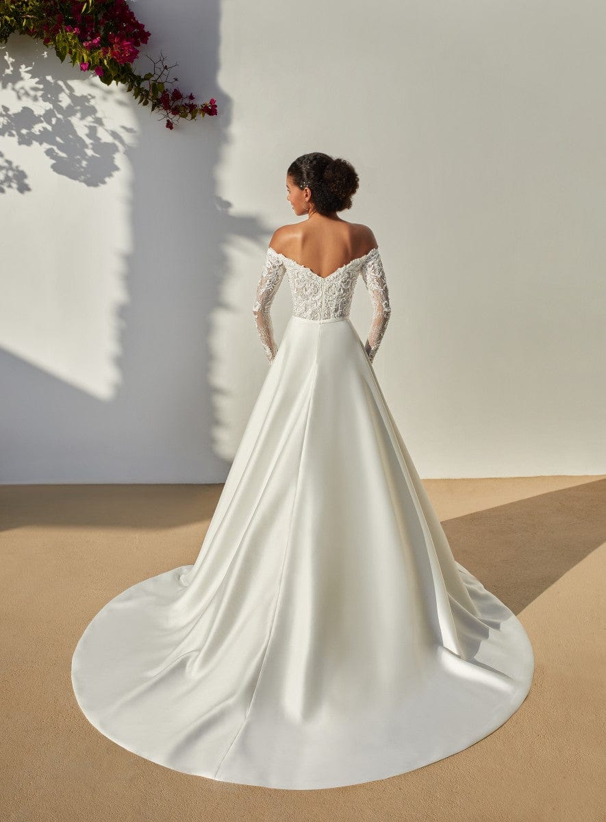 Demetrios 8121 - Size 24 - Image 2