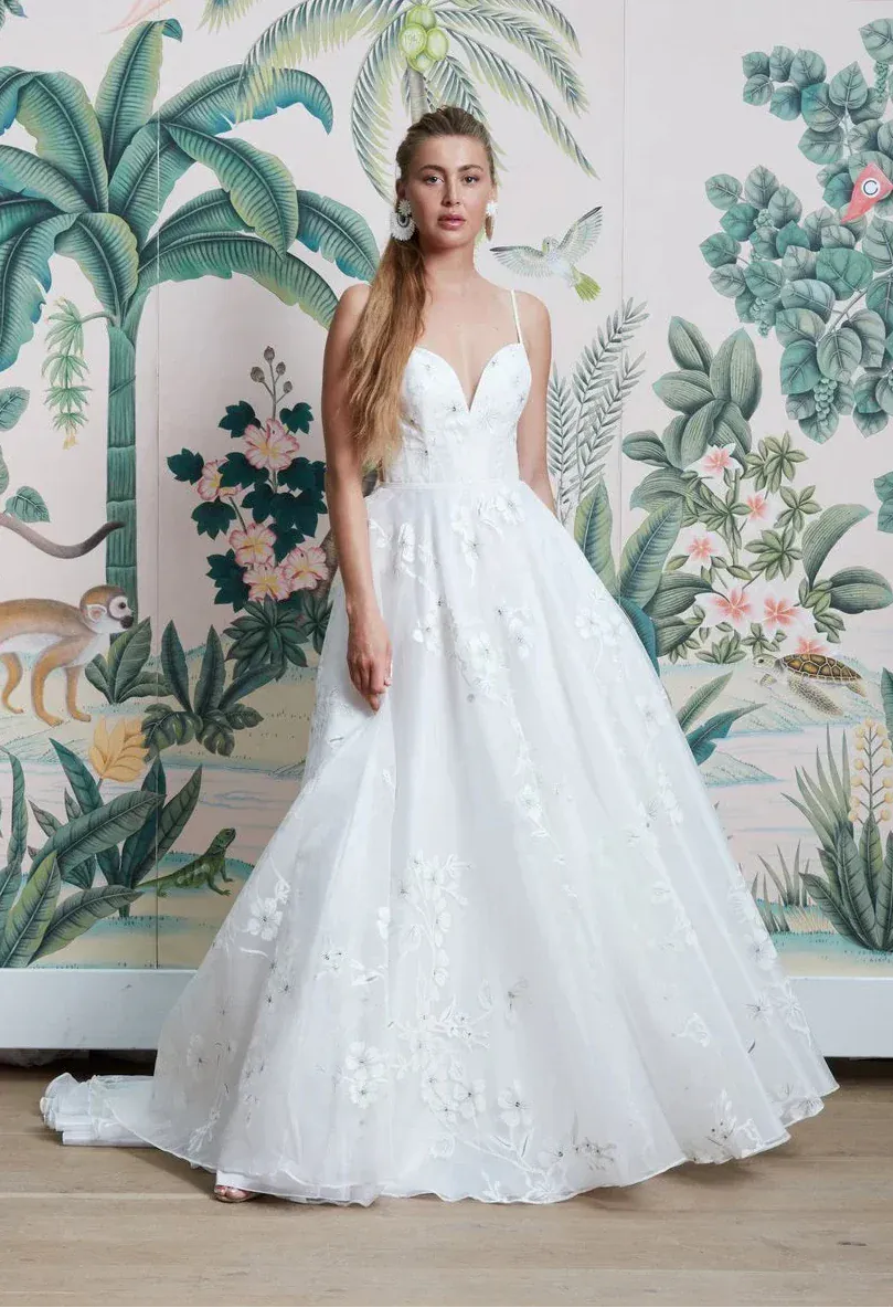 Dream by Savin Laina - Size 10