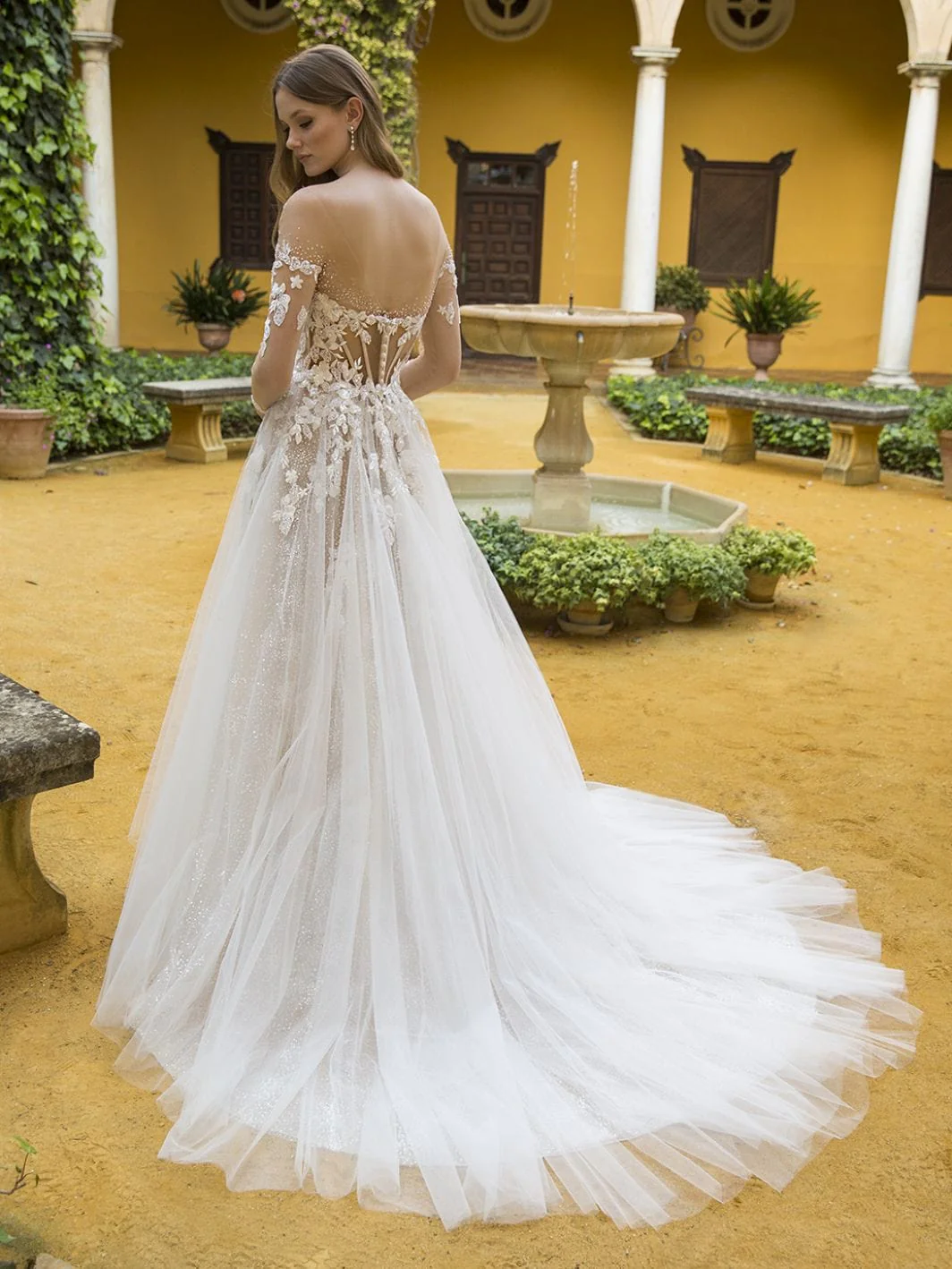 Enzoani Phoenix - Size 10 - Image 2