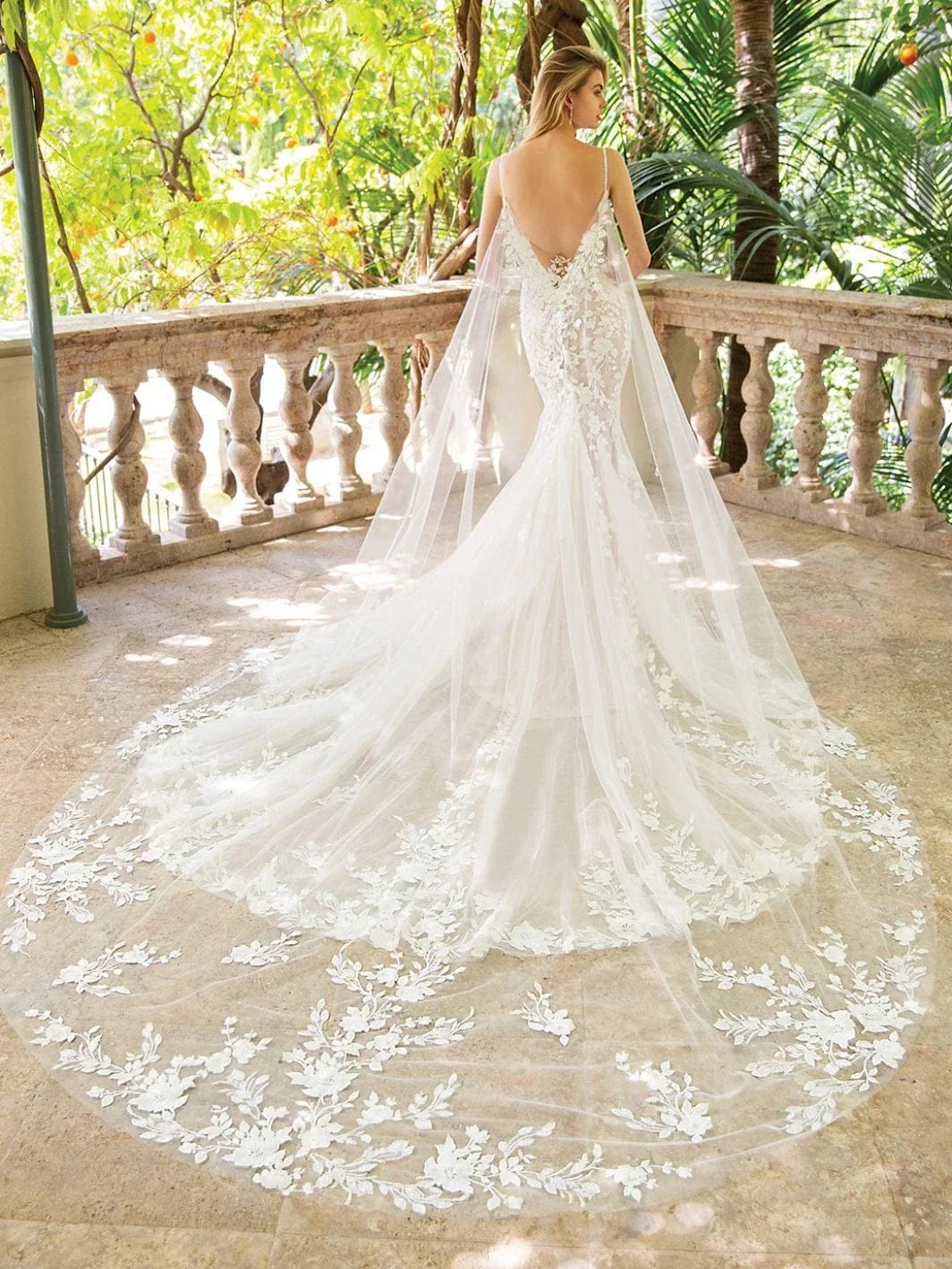 Enzoani Raissa Cape - Size 12 - Image 2