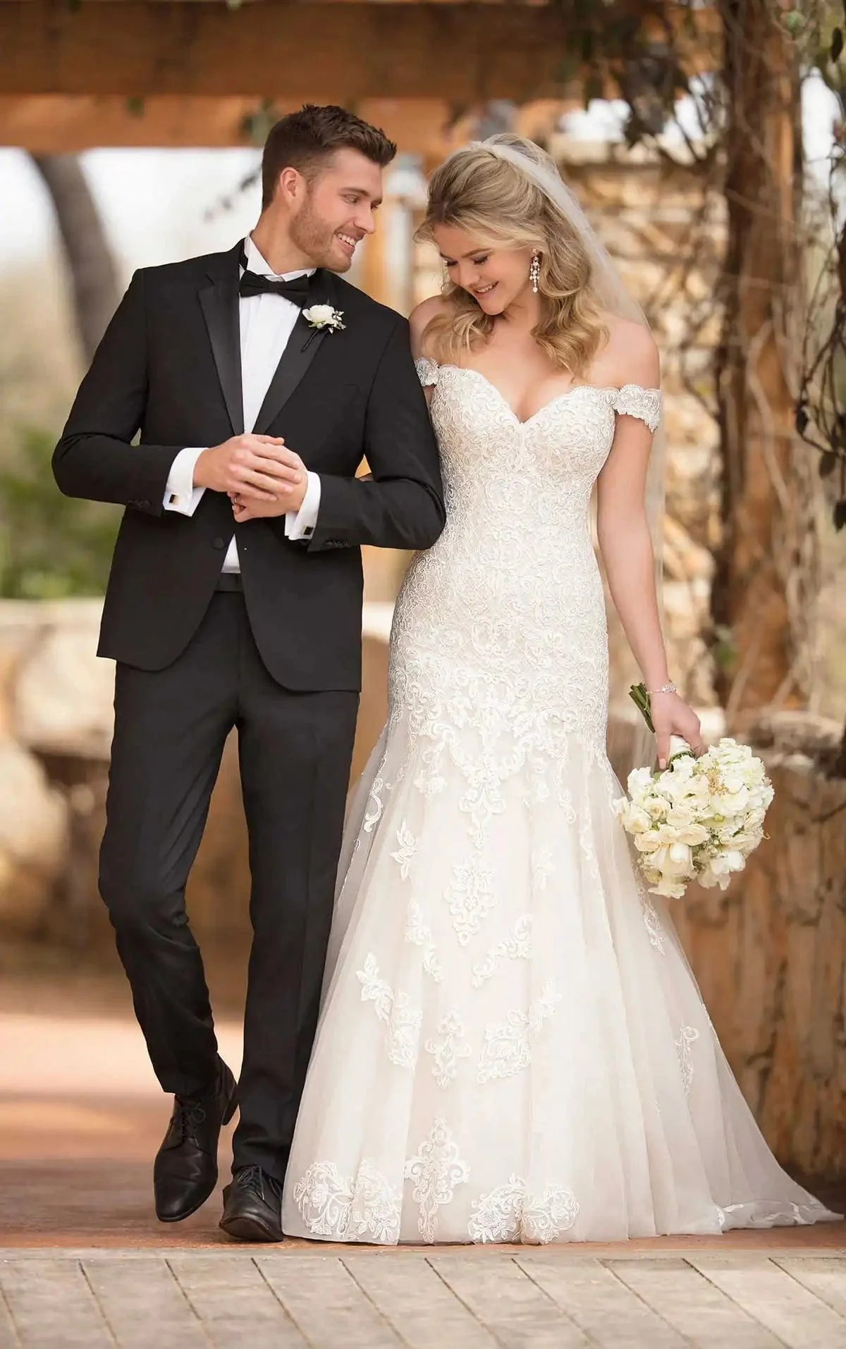 Essense of Australia D2352 - Size 14 - Image 3