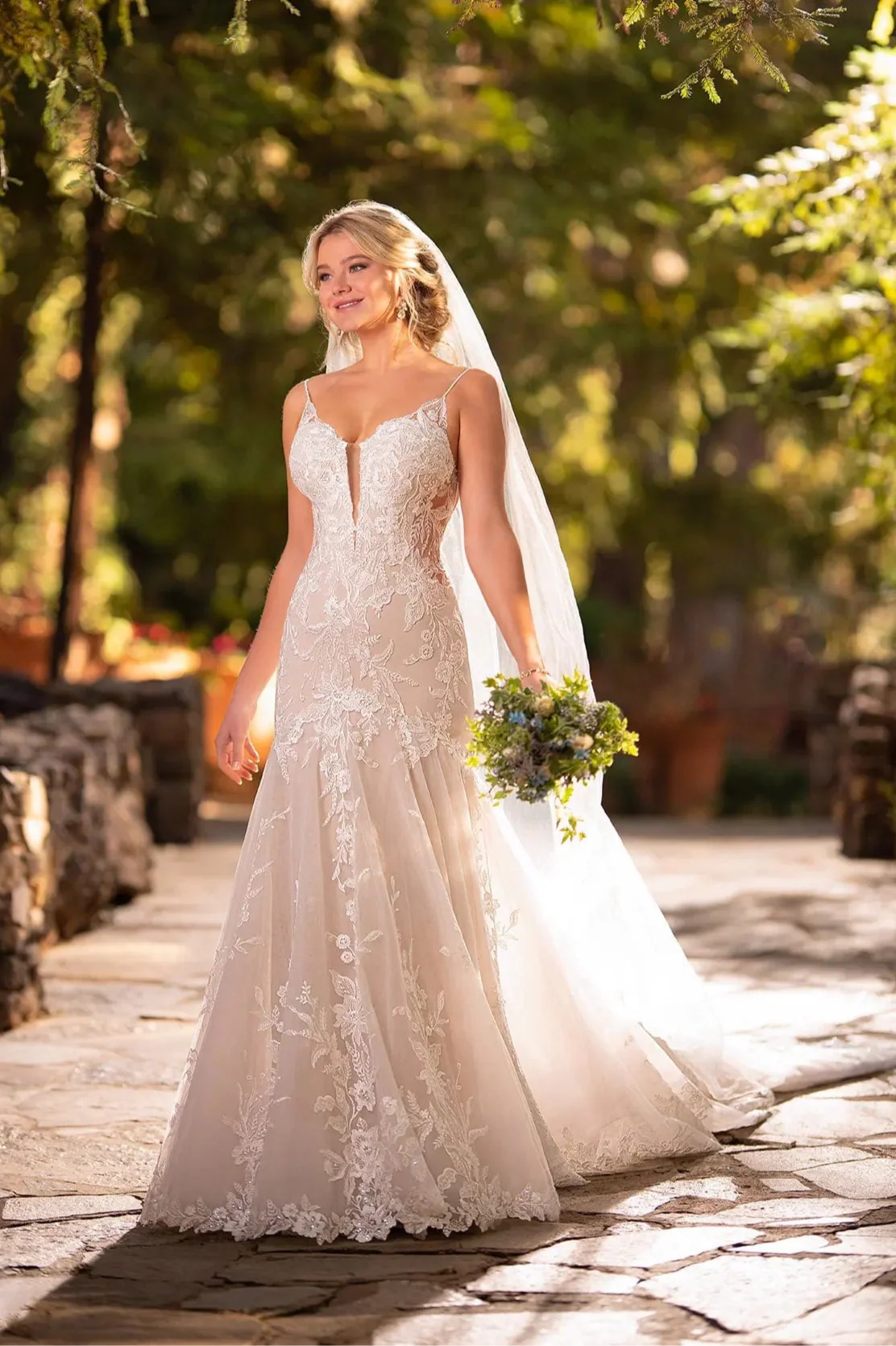 Essense of Australia D2770 - Size 8
