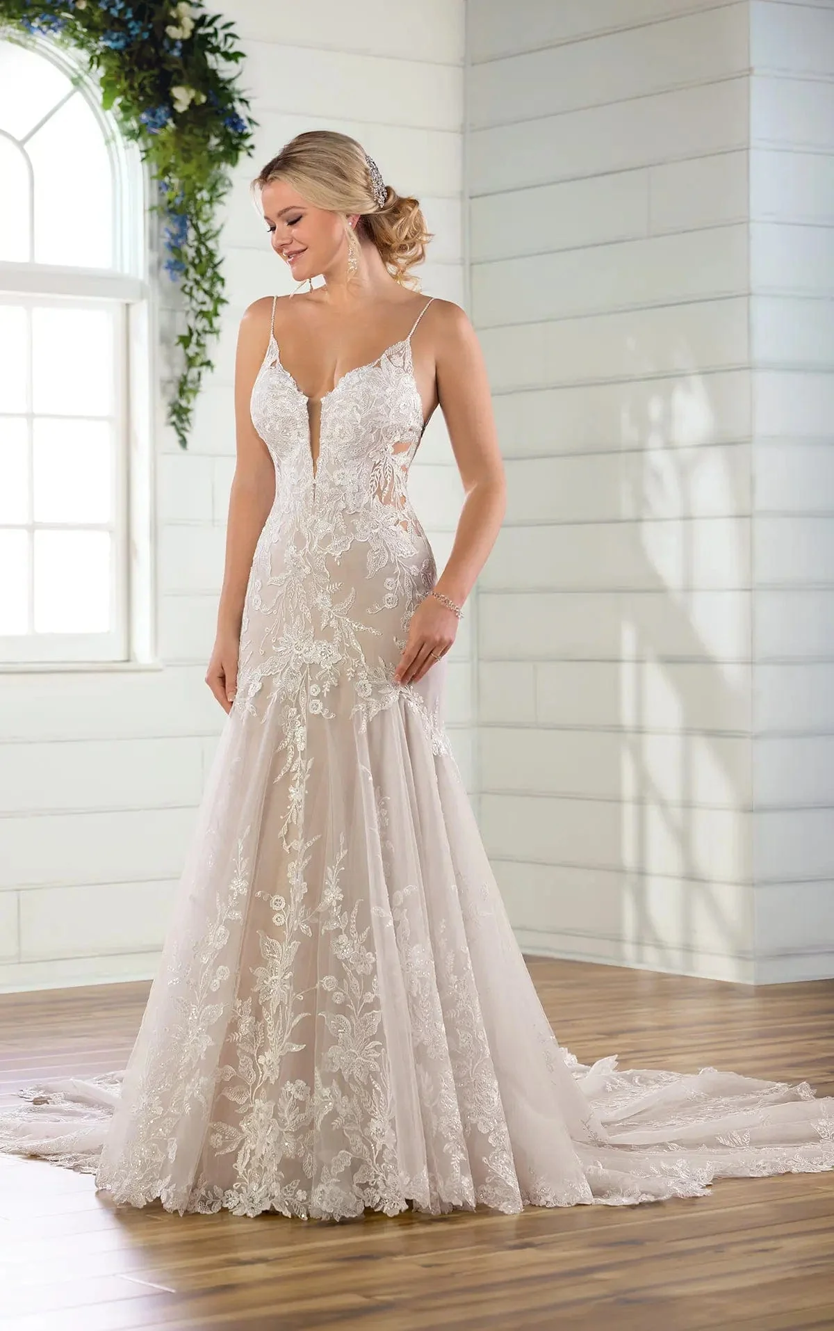 Essense of Australia D2770 - Size 8 - Image 3