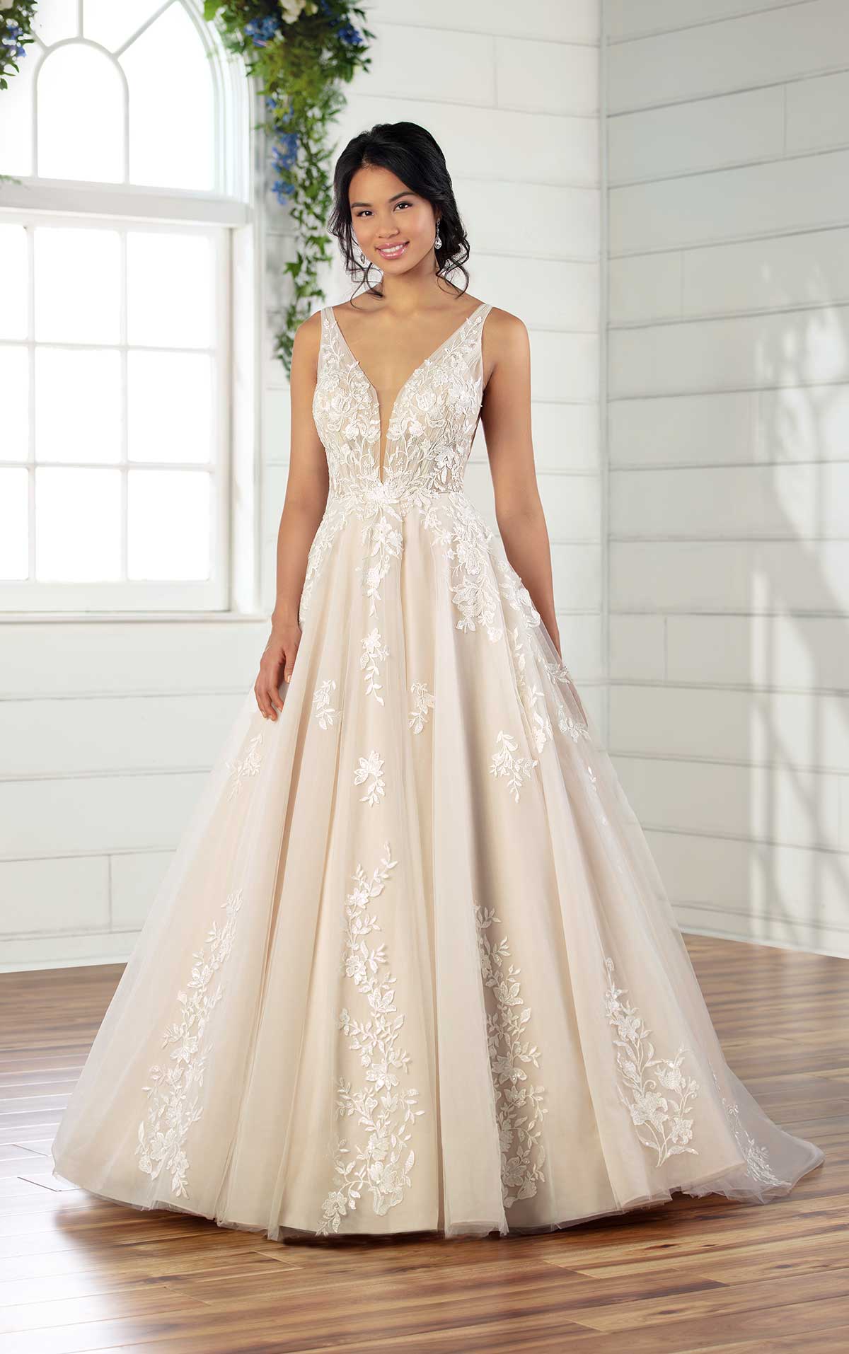 Essense of Australia D2845 - Size 12 - Image 3