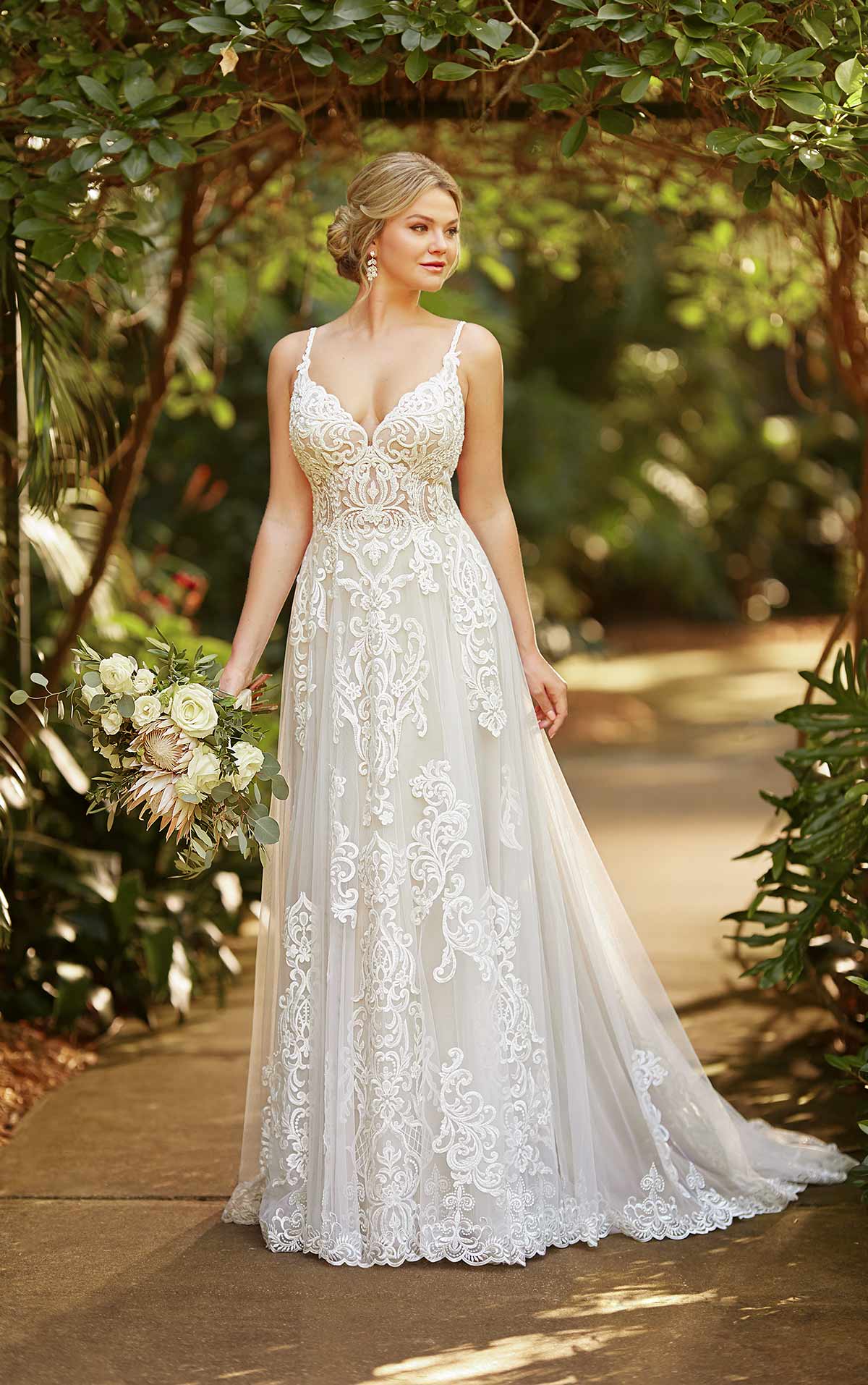 Essense of Australia D3094 - Size 10