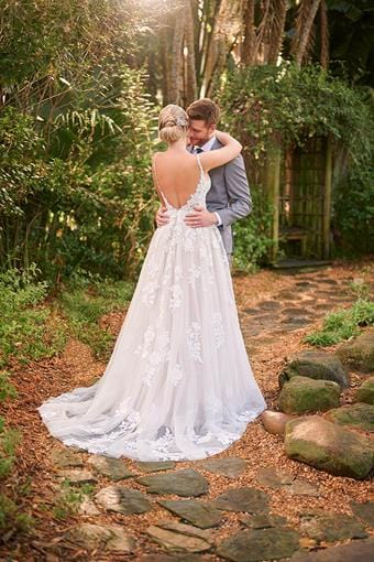 Essense of Australia D3148 - Size 12 - Image 2