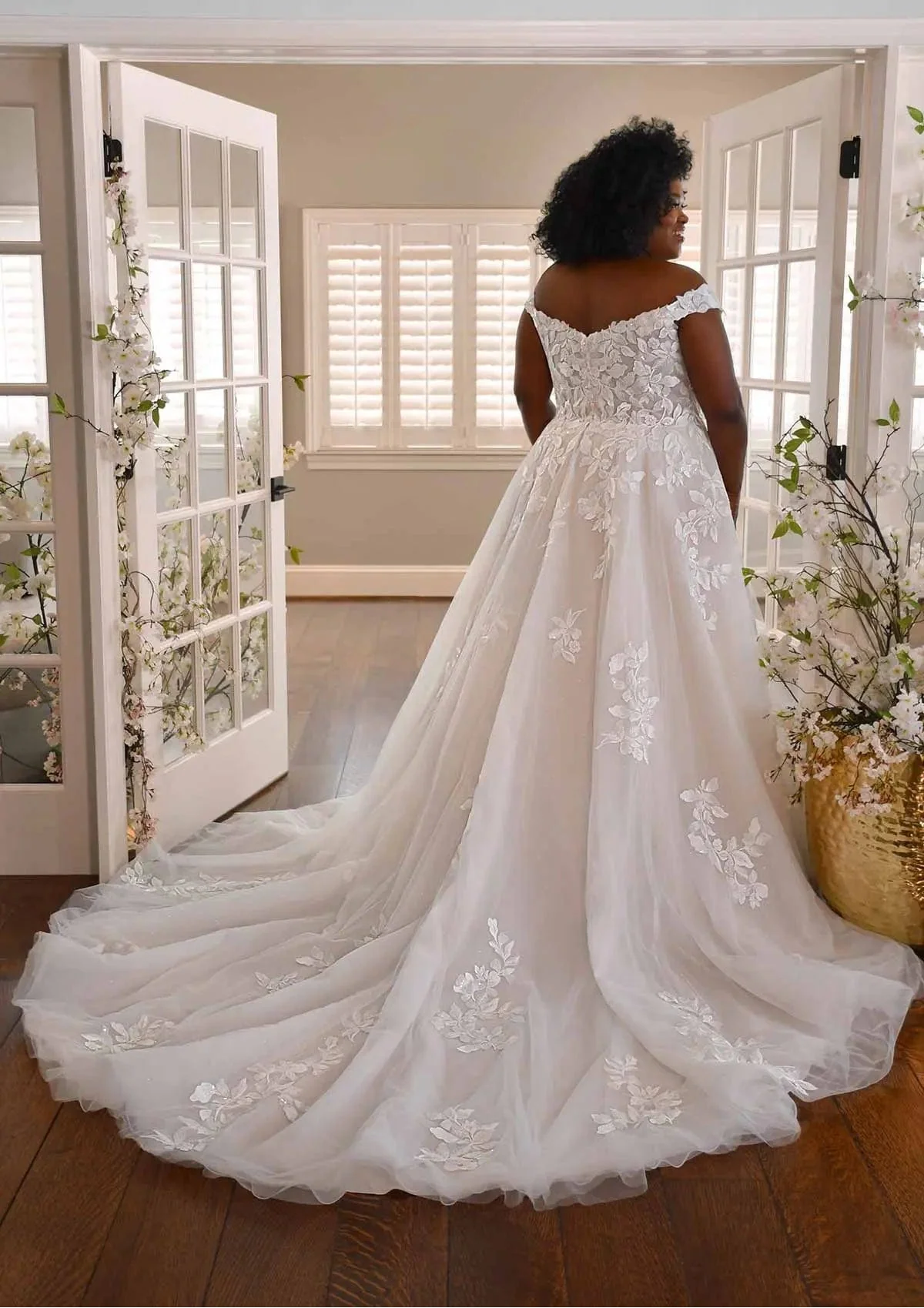 Essense of Australia D3314 - Size 24 - Image 2