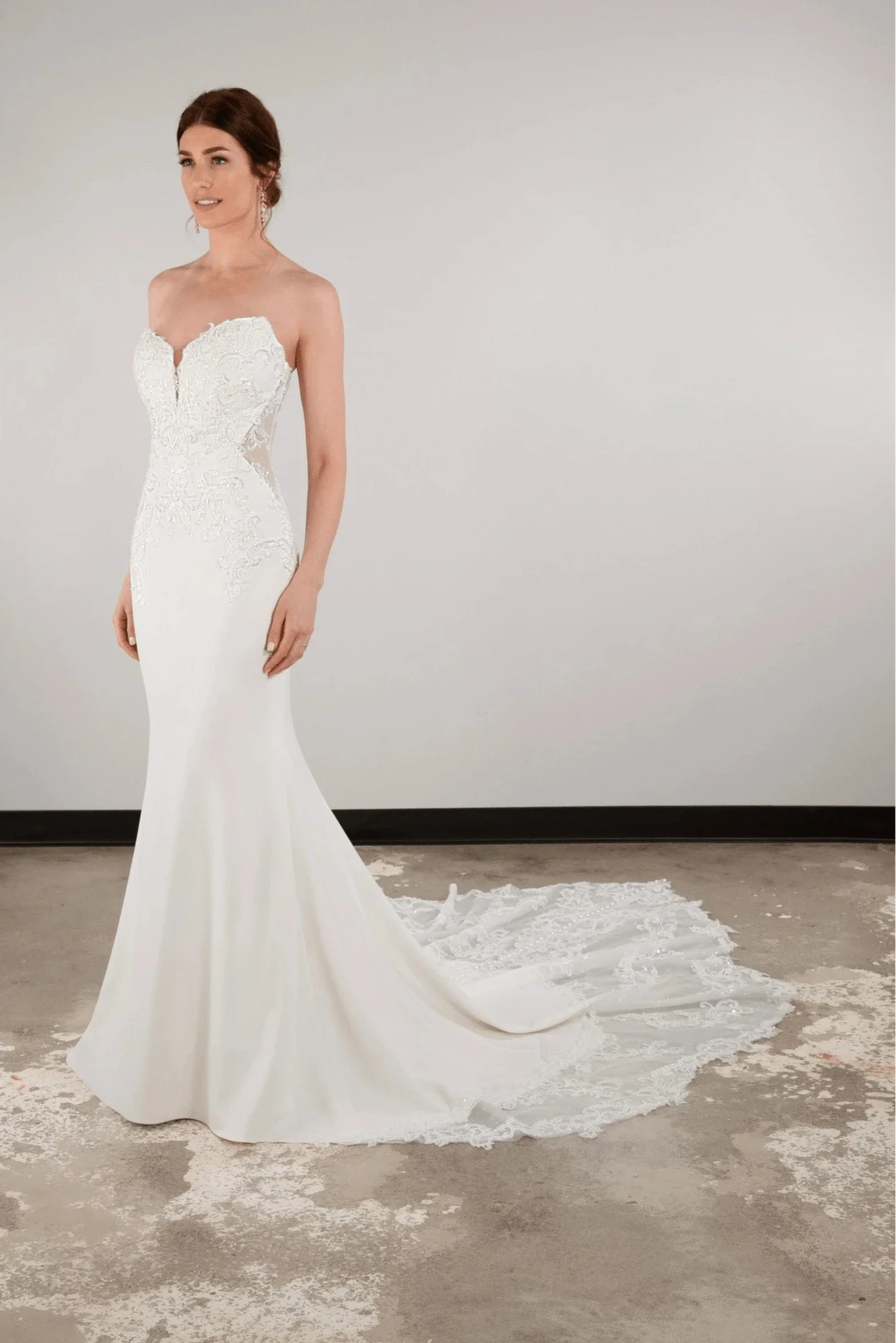 Essense of Australia D3853 - Size 10