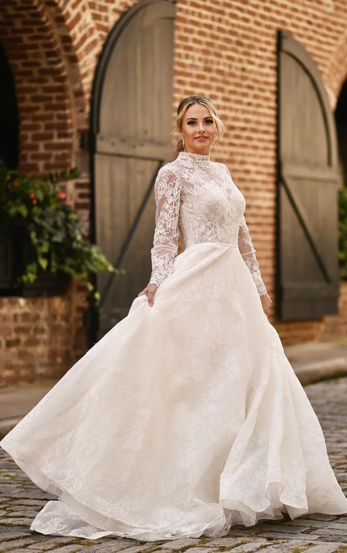 Essense of Australia D4028 - Size 14 - Image 3
