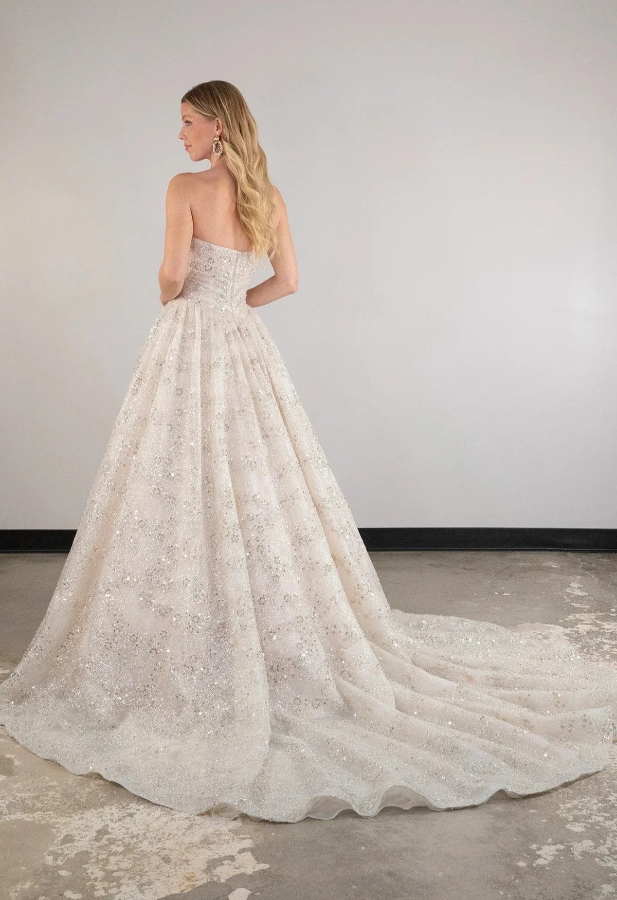 Essense of Australia D4057 - Size 12 - Image 2