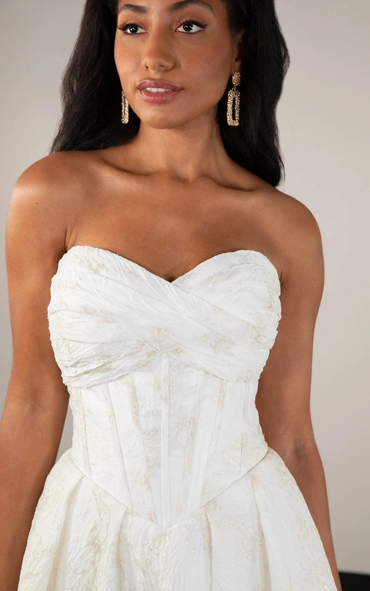 Essense of Australia D4080 - Size 14 - Image 3