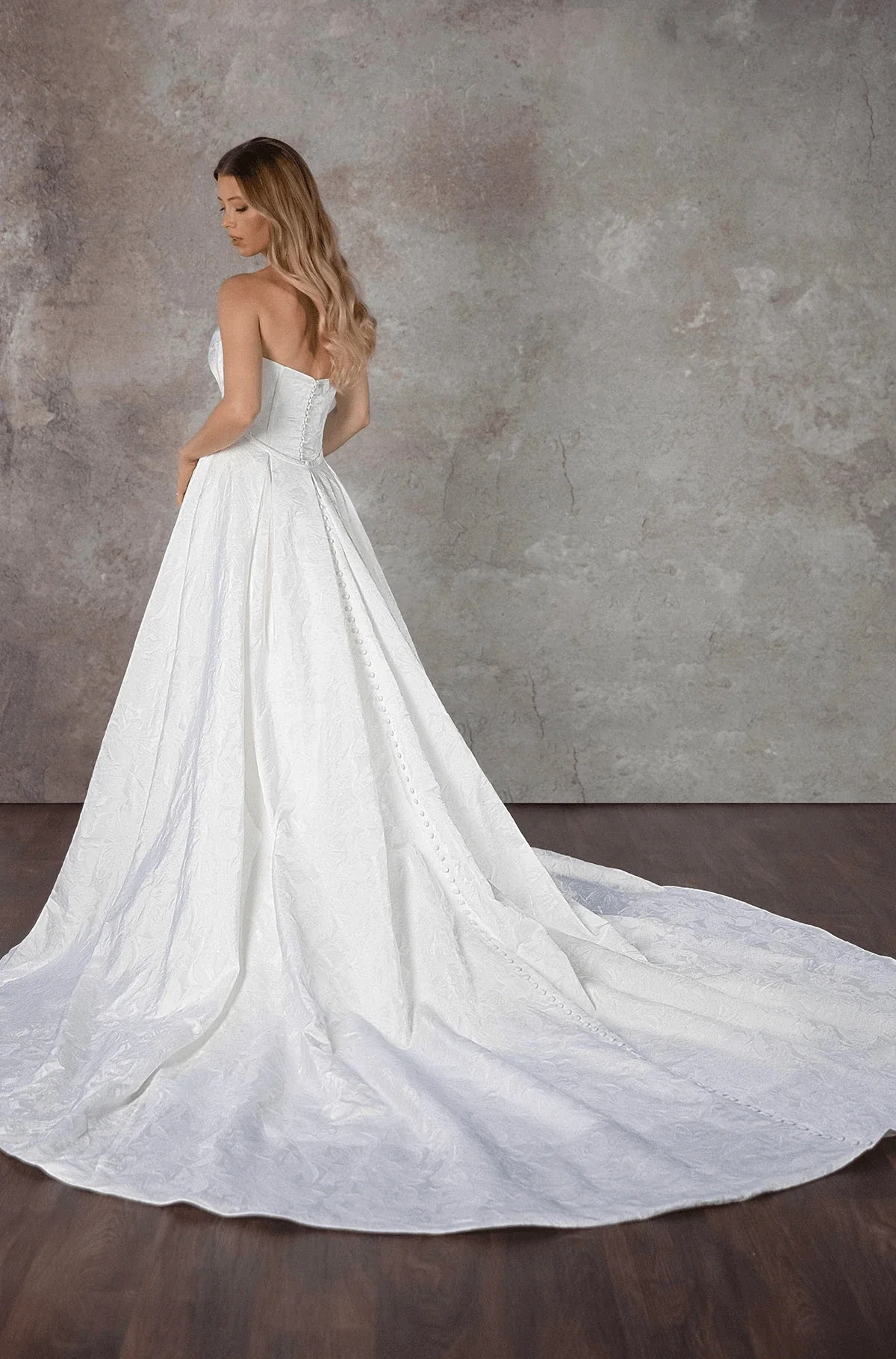 Essense of Australia D4149 + Overskirt - Size 12 - Image 2