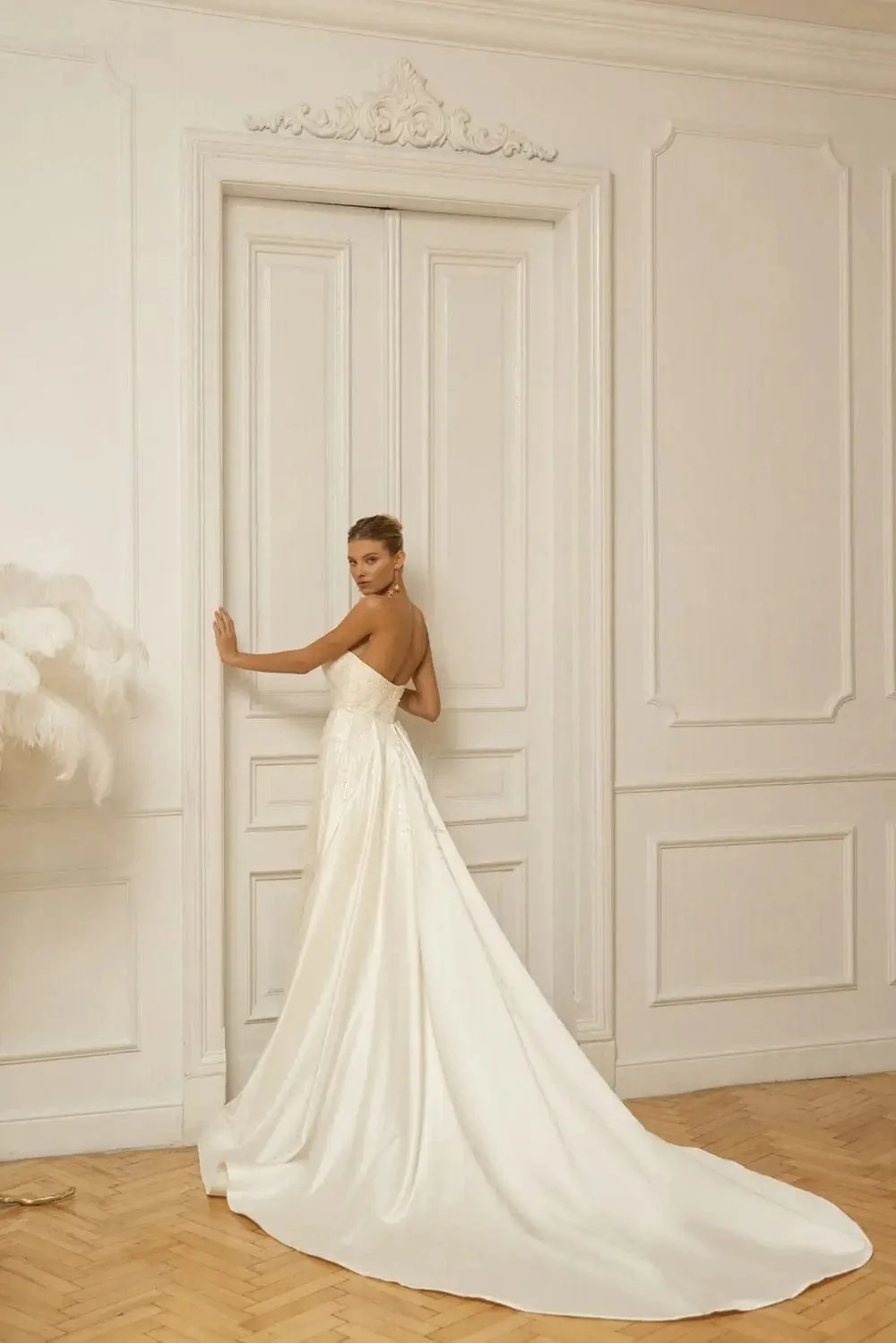 Eva Lendel Isola + Overskirt - Size 14 - Image 3
