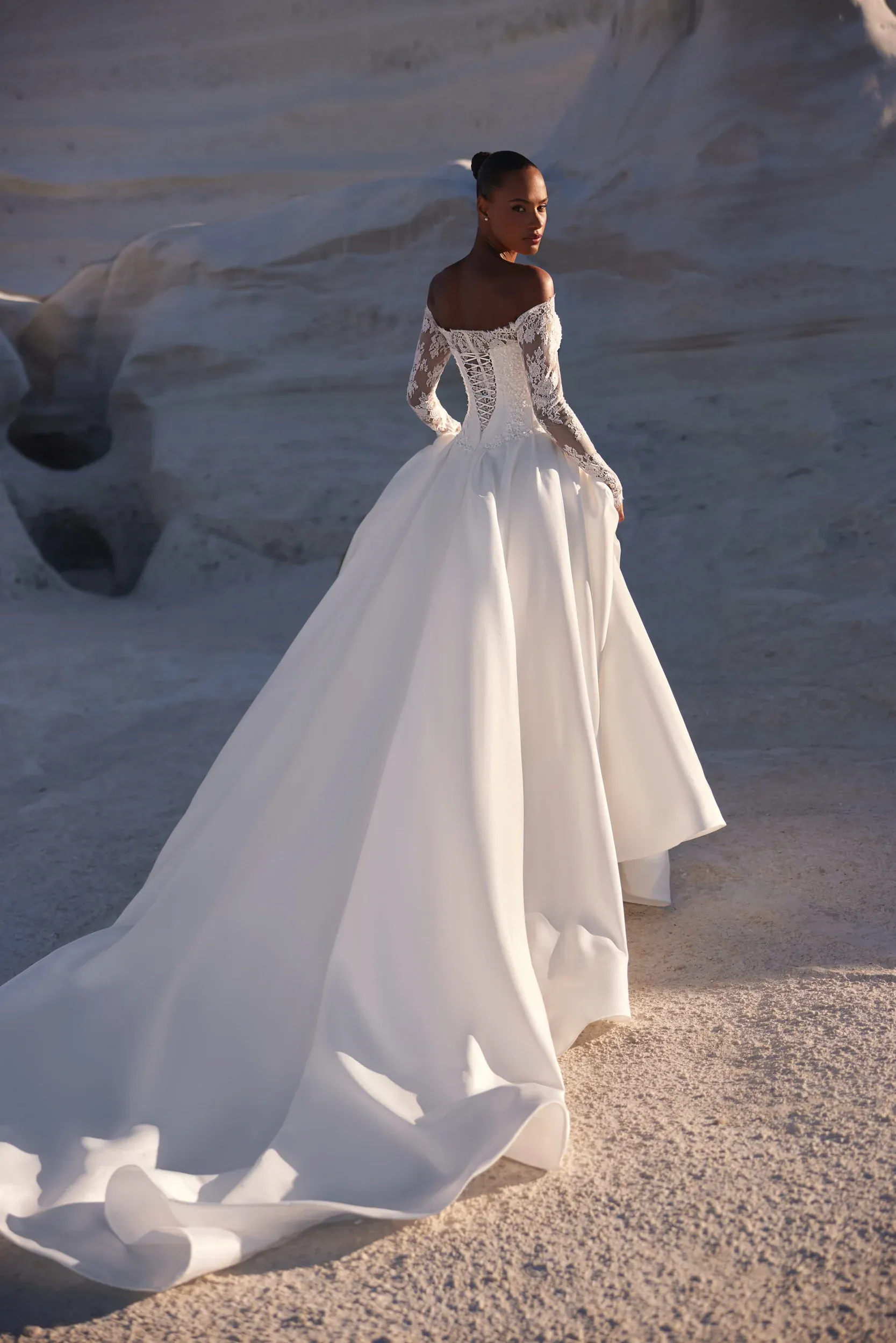 Eva Lendel Santana [Gown Only] - Size 10 - Image 2