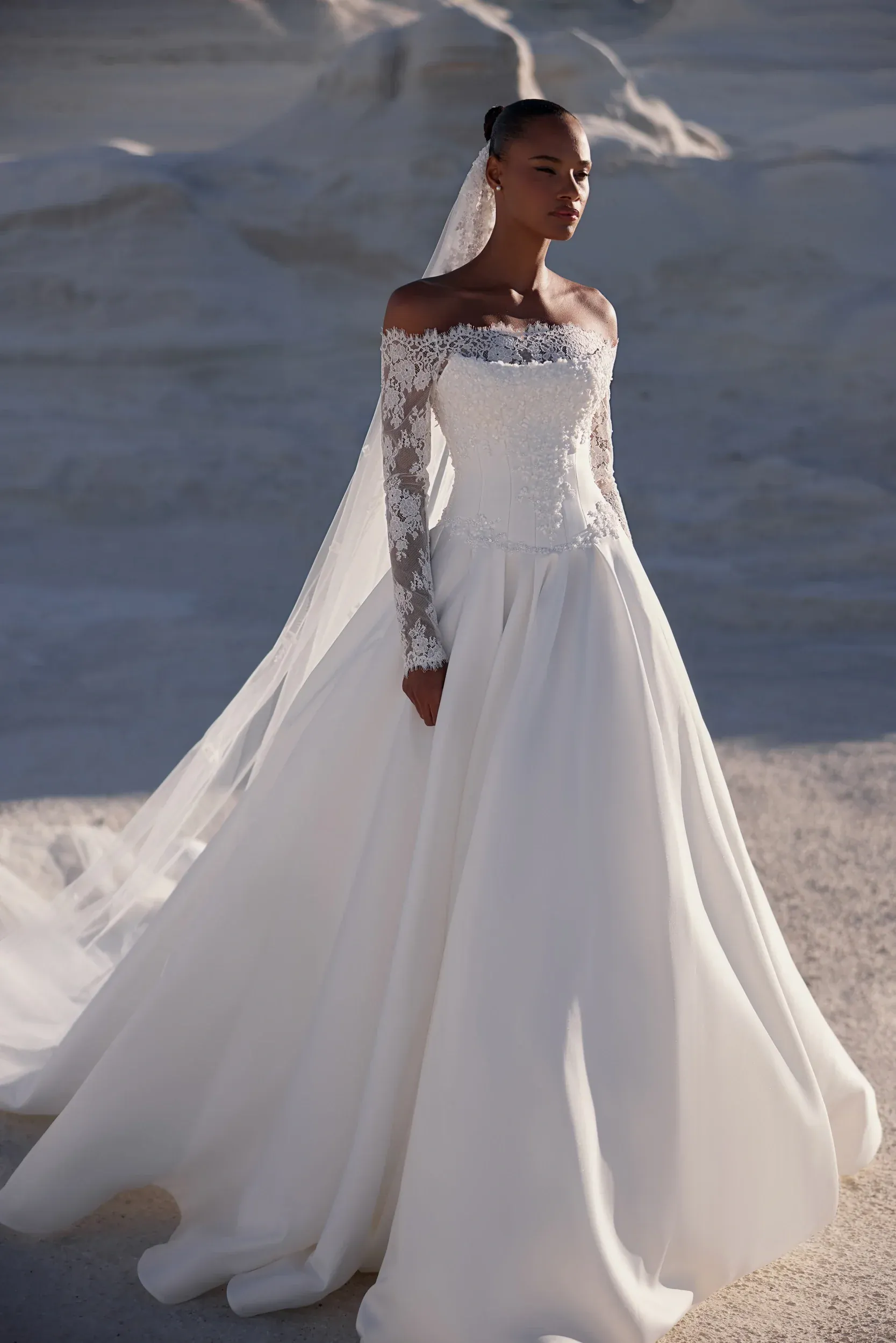 Eva Lendel Santana [Gown Only] - Size 10 - Image 3