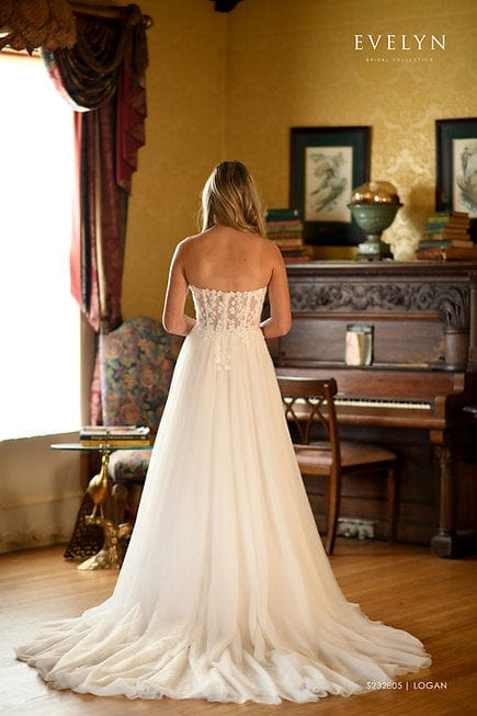 Evelyn Bridal Logan - Size 18 - Image 3