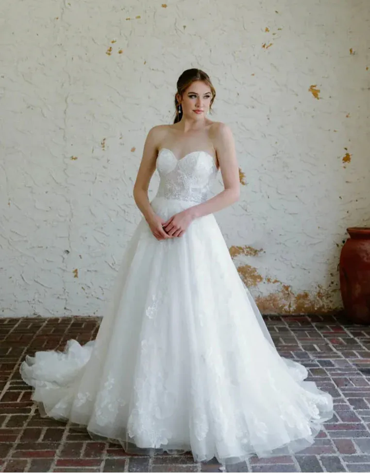 Flores by Angel Rivera Marigold - Size 18