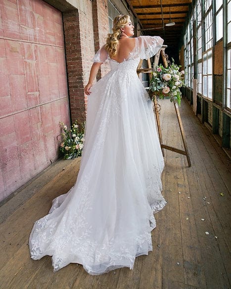 Glamour Plus Bridal Noralyn - Size 16 - Image 4