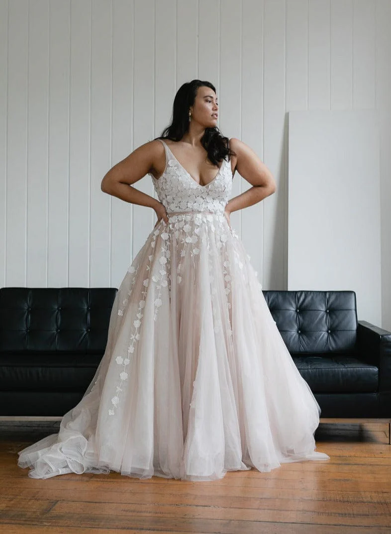 Hera Couture Lavant - Size 18