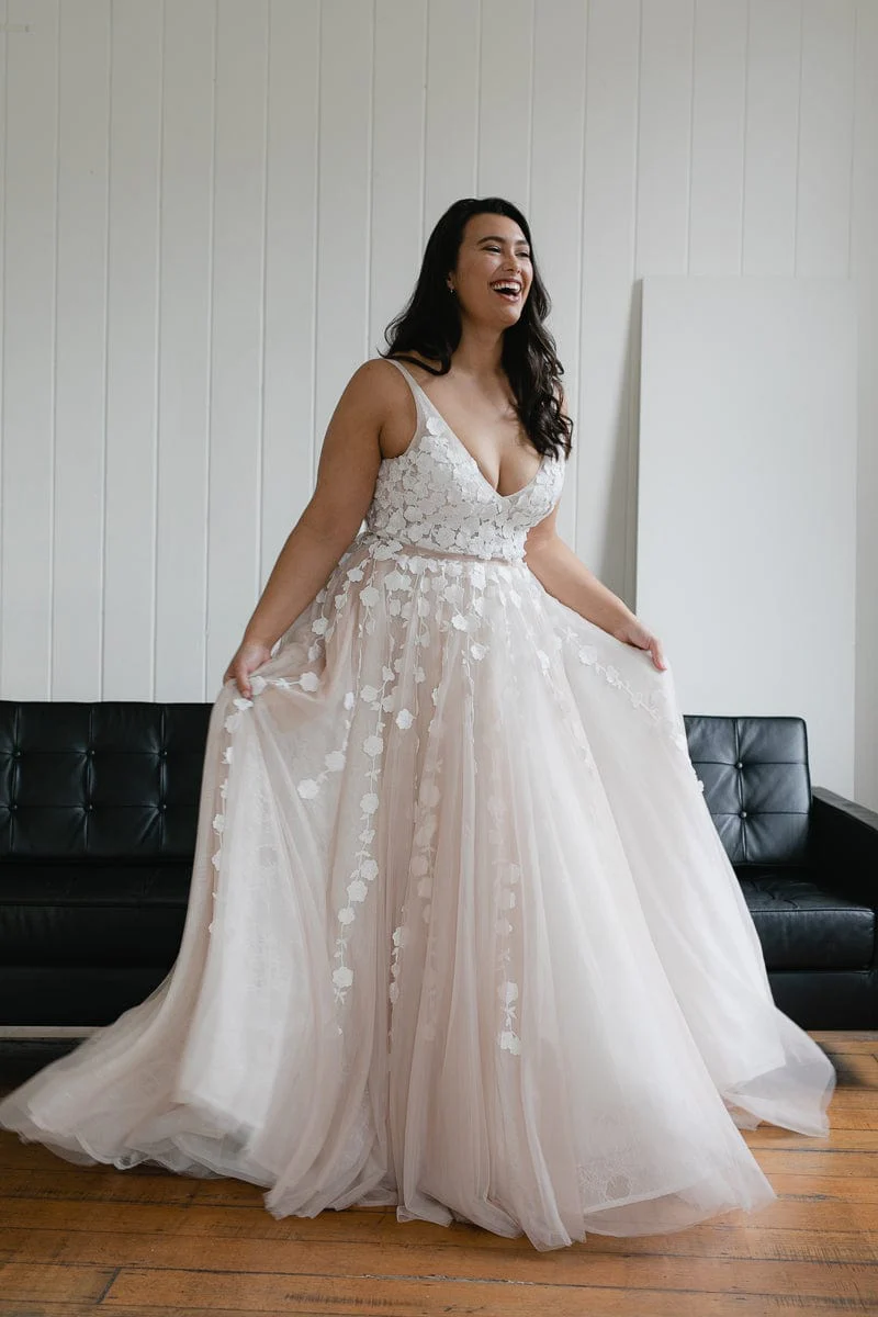 Hera Couture Lavant - Size 18 - Image 4