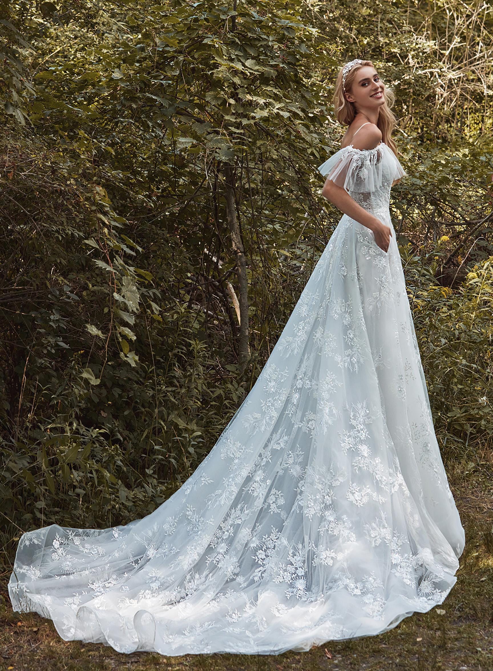 L'amour by Calla Blanche Gemma - Size 12 - Image 4