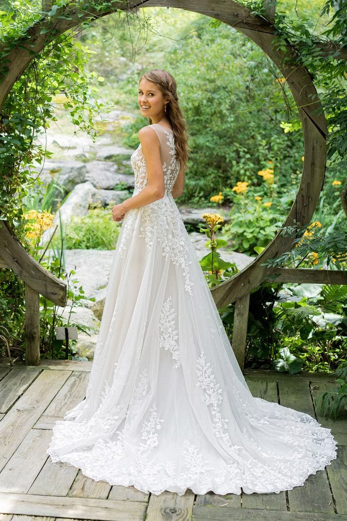 Lillian West 66024 - Size 8 - Image 2