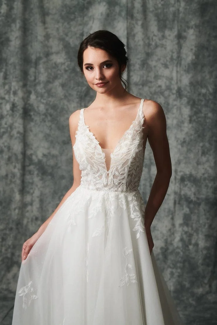 Liv by Kelly Faetanini Bristol - Size 10 - Image 3