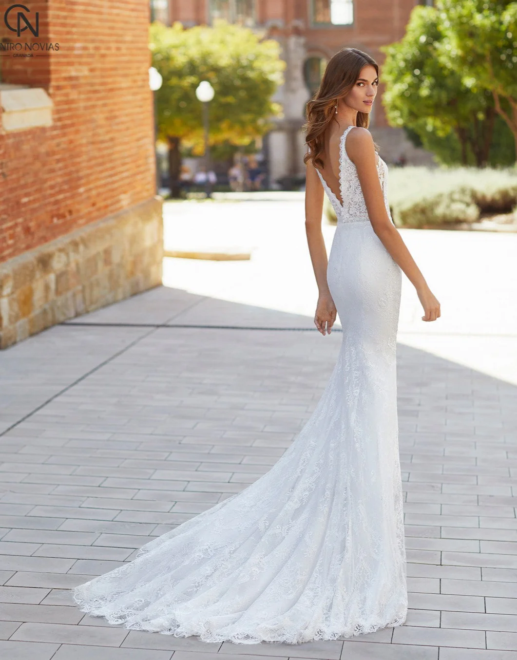 Luna Novias Yamber - Size 10 - Image 2