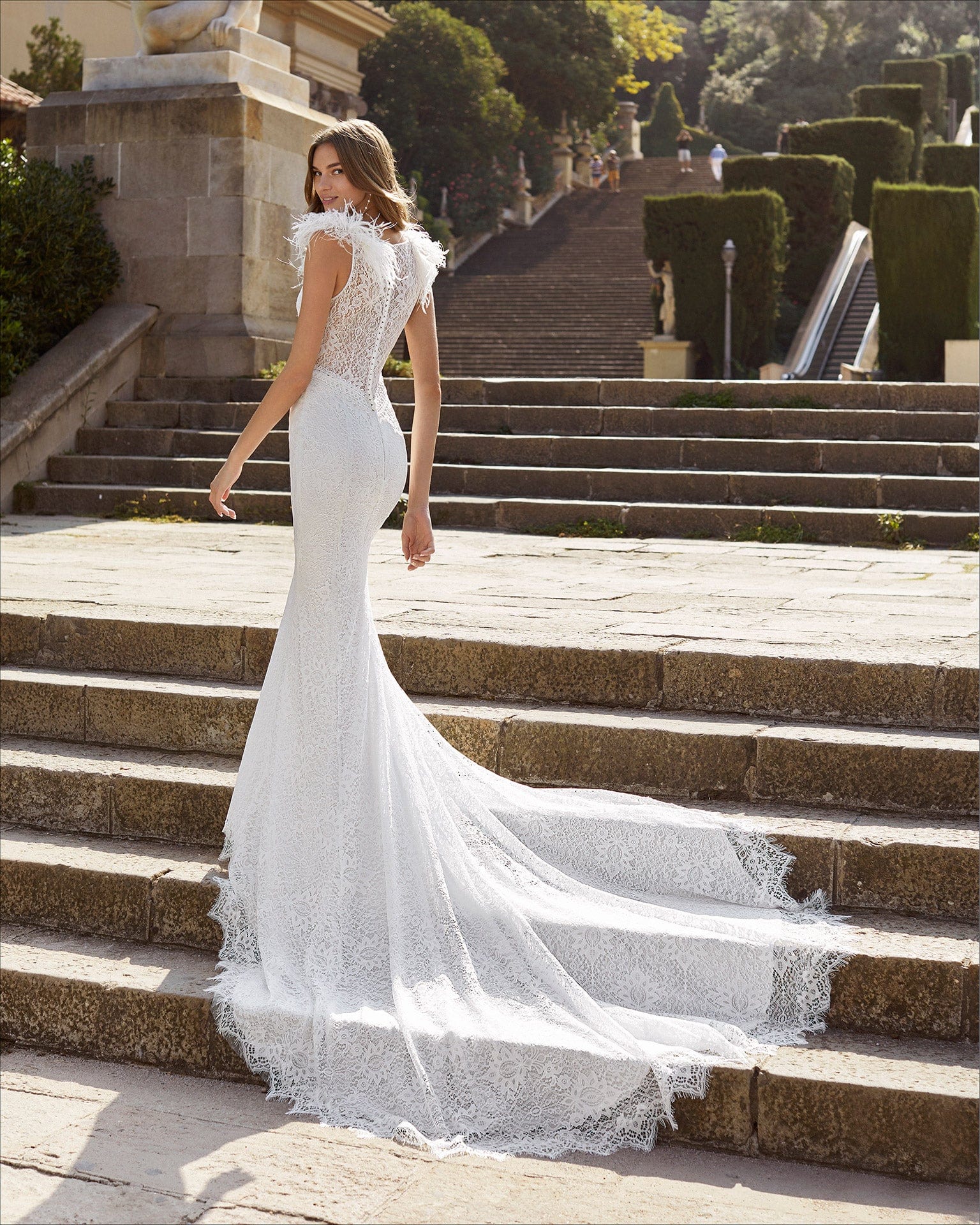 Luna Novias Yamy - Size 8 - Image 2
