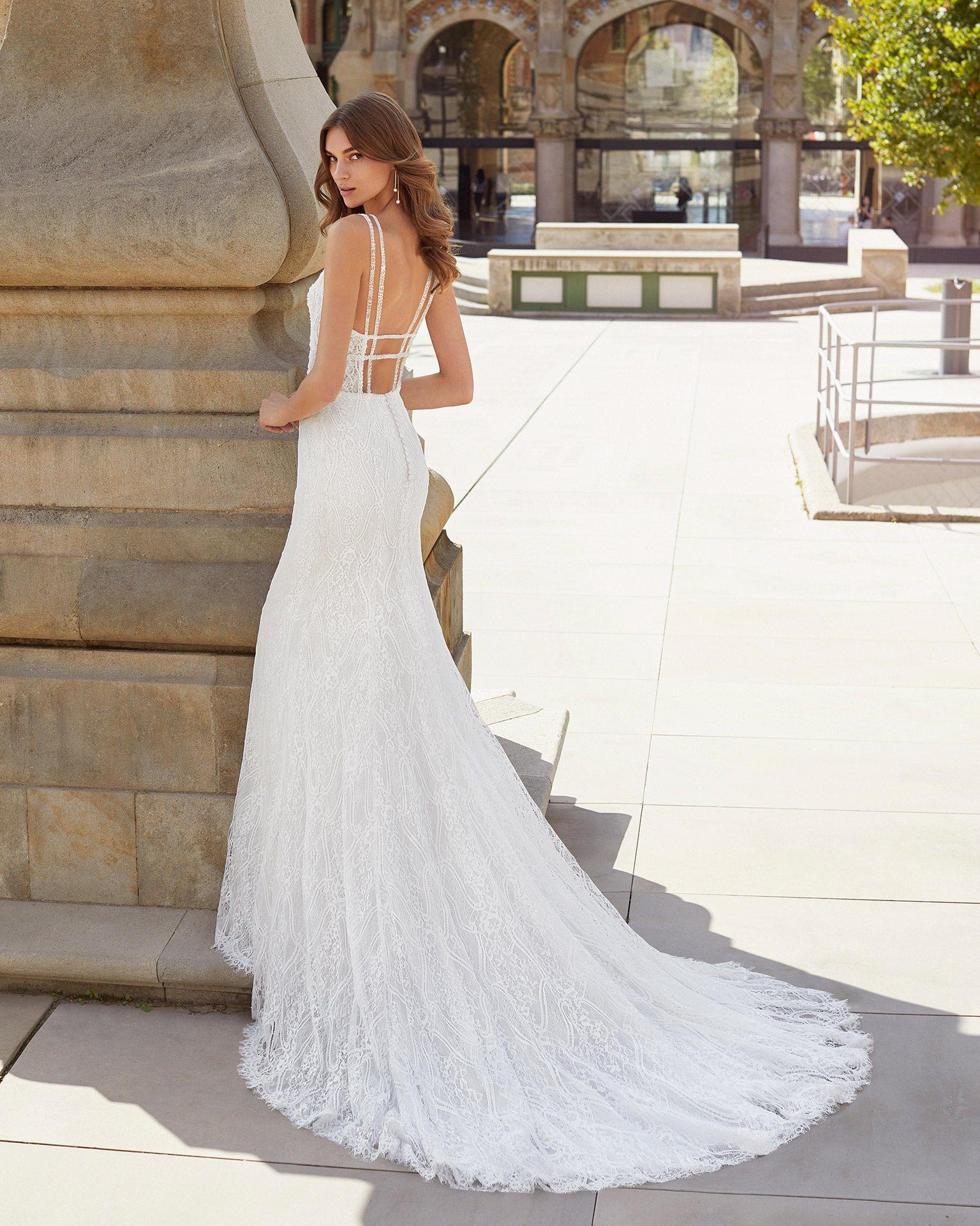 Luna Novias Yandel - Size 8 - Image 2