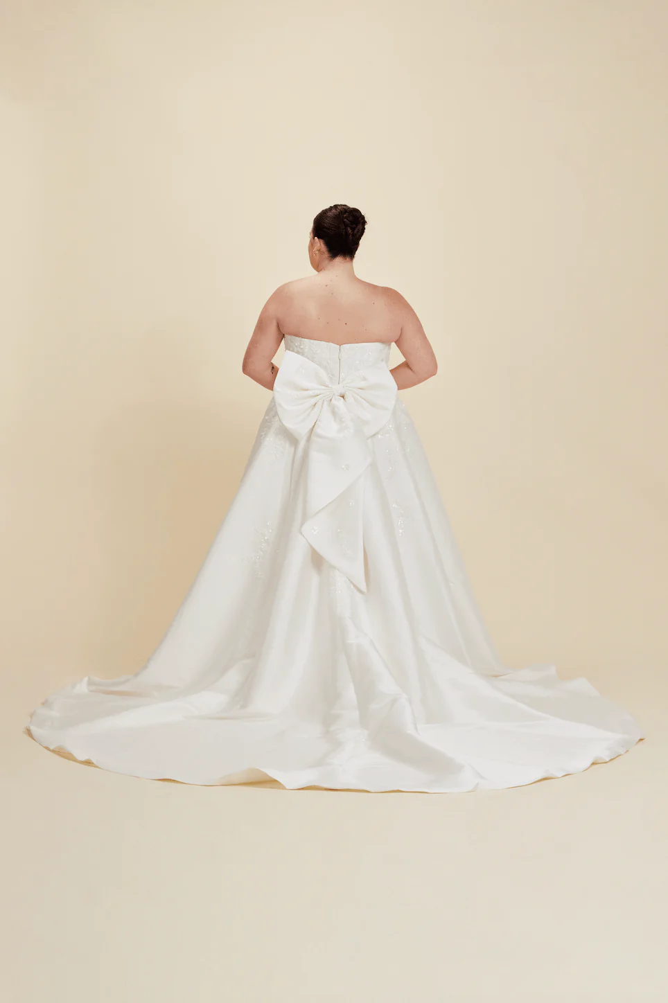Luxe Privée June - Image 8