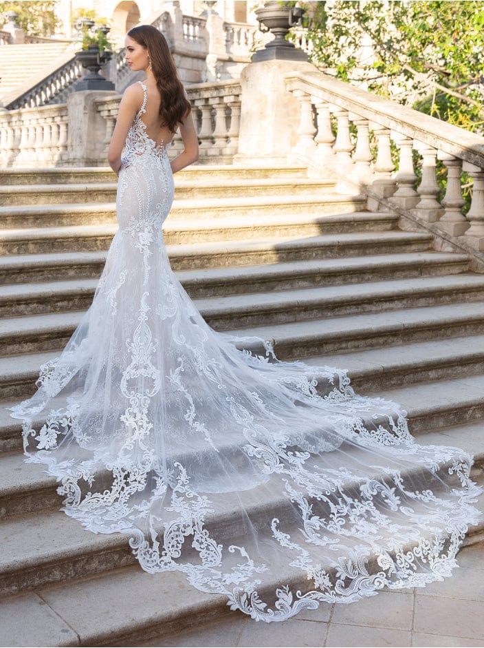 Élysée by Enzoani Volanges - Size 8 - Image 2
