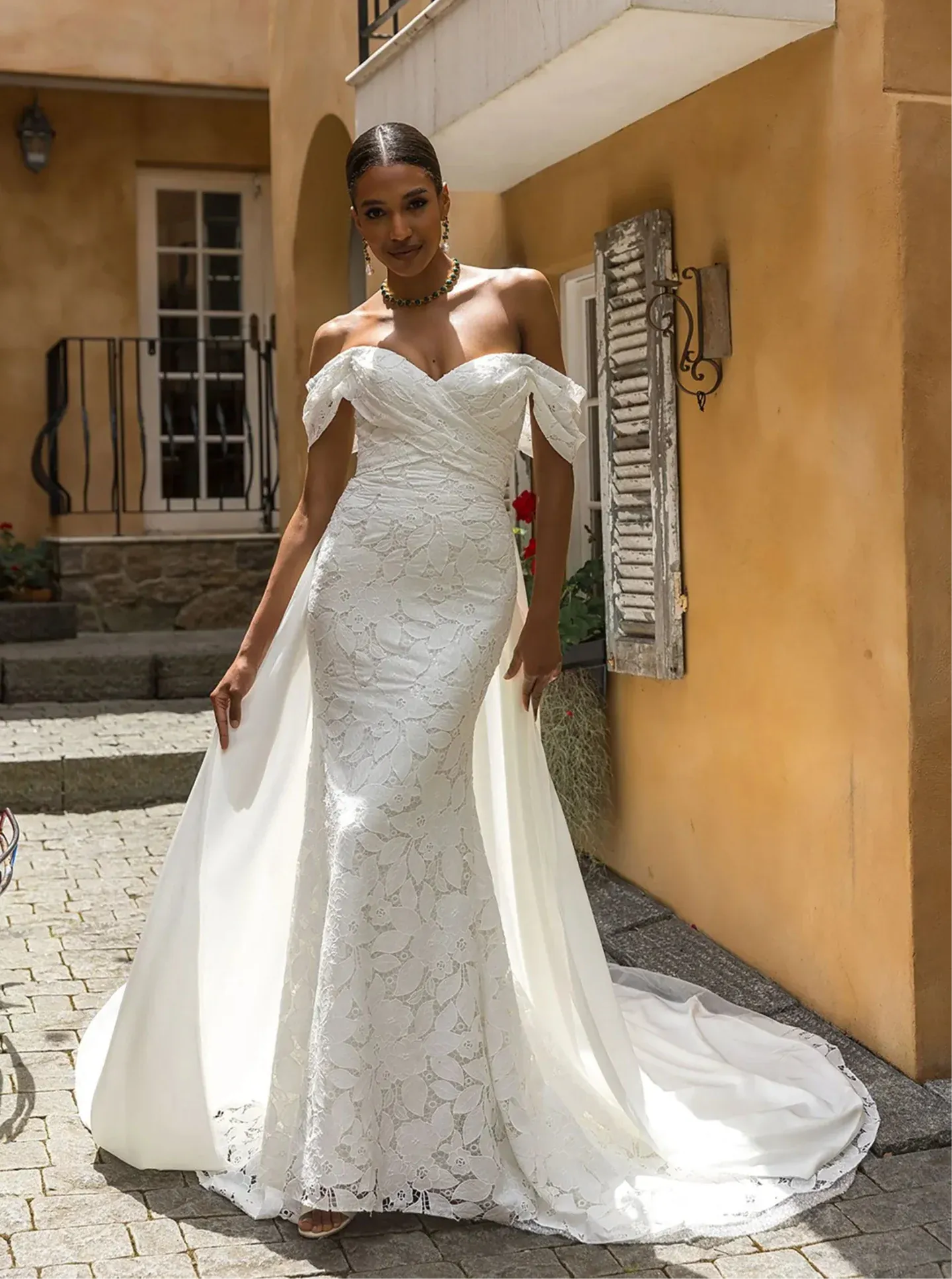 Madi Lane Peta ML23123 + Overskirt - Size 12