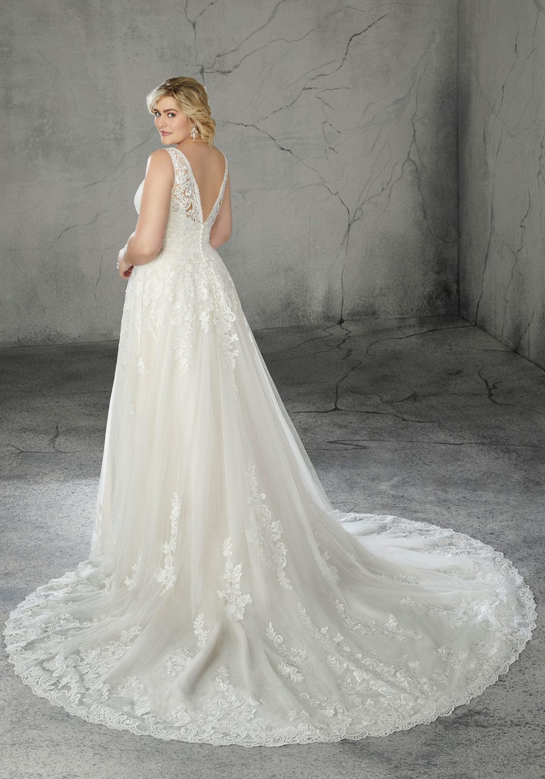 Morilee 3262 - Size 20W - Image 2
