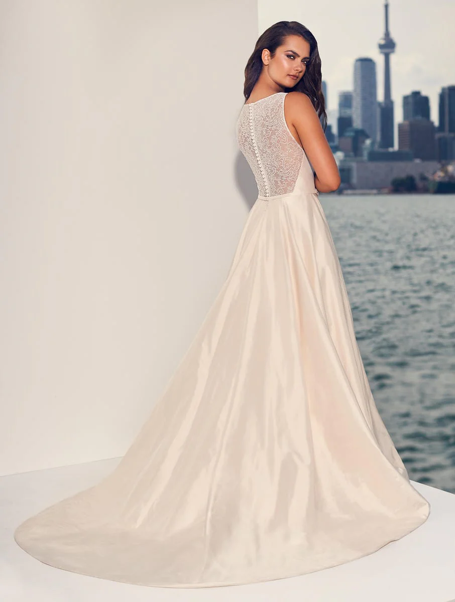 Paloma Blanca 4827 - Size 12 - Image 2