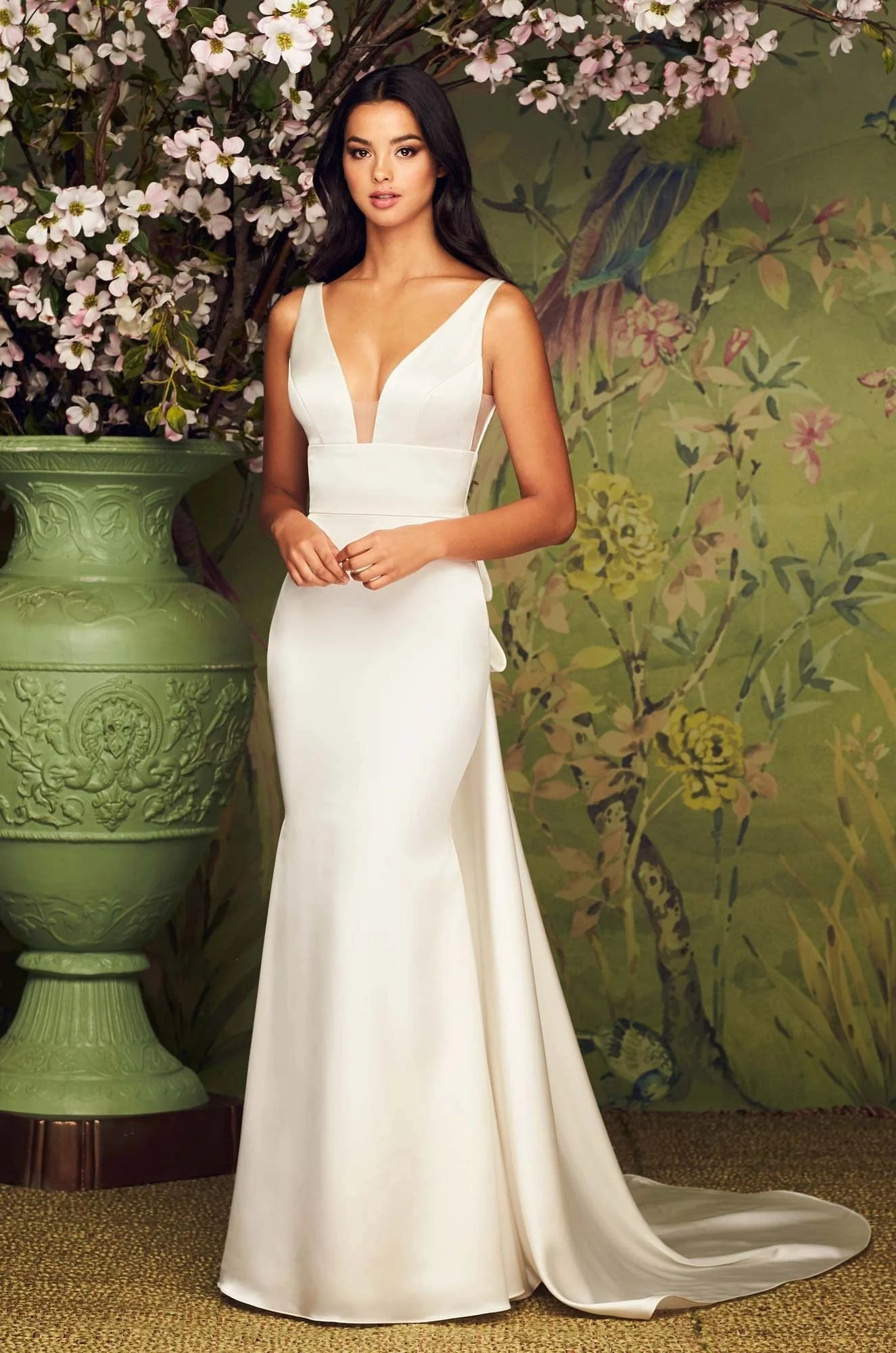 Paloma Blanca 4884 + Bow/Train - Size 12