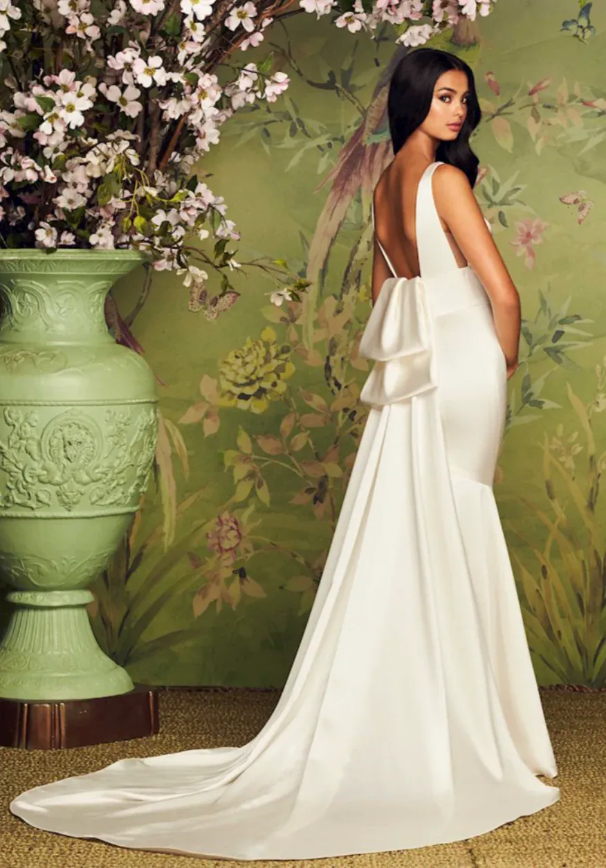 Paloma Blanca 4884 + Bow/Train - Size 12 - Image 2
